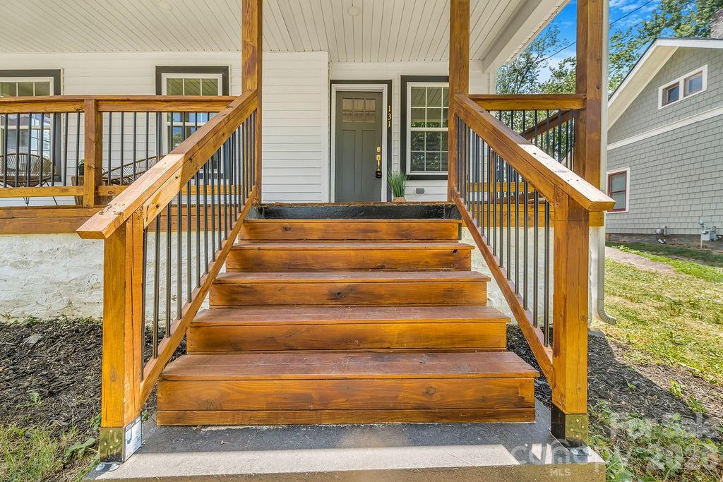 Single Family Residence at 131 Woodrow Avenue, Asheville, photo 7 of 44