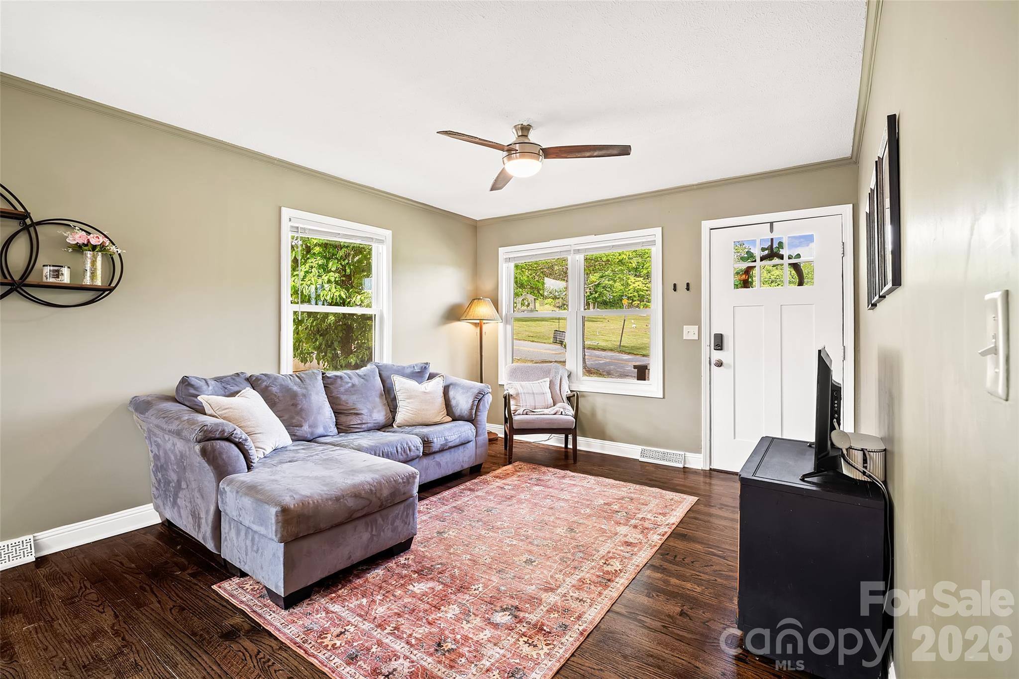 Single Family Residence at 708 Prince Drive, Hendersonville, photo 2 of 24