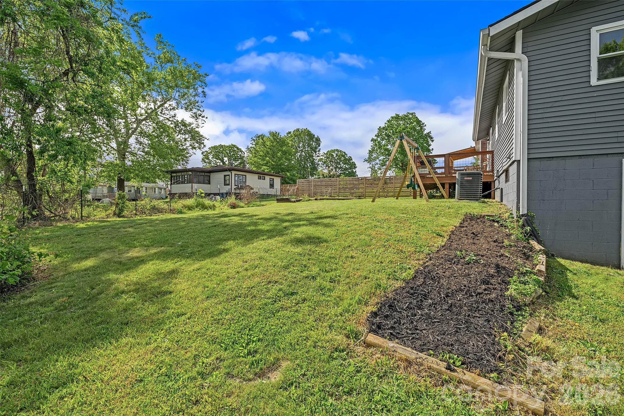 Single Family Residence at 708 Prince Drive, Hendersonville, photo 14 of 24