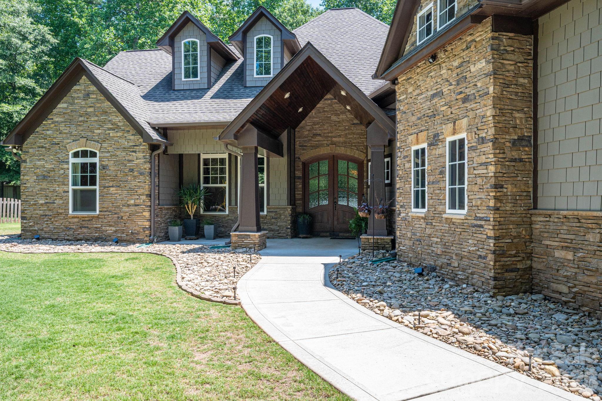 Single Family Residence at 489 Evergreen Road, Lake Wylie, photo 4 of 47
