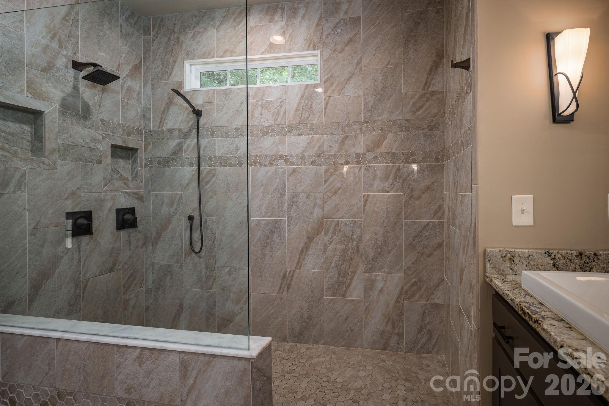 Single Family Residence at 489 Evergreen Road, Lake Wylie, photo 21 of 47