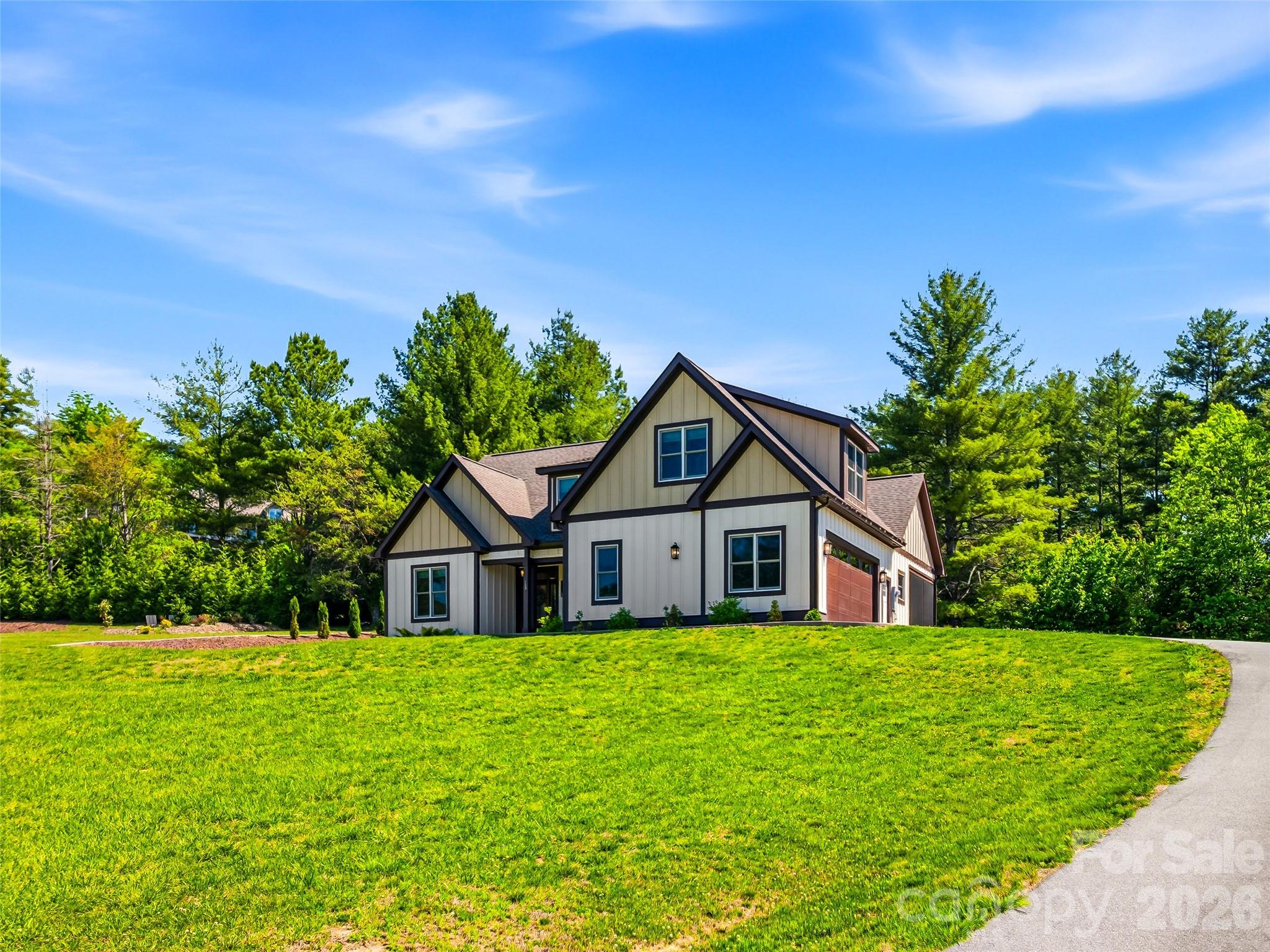 Single Family Residence at 158 Trellem Trail, Hendersonville, photo 2 of 48
