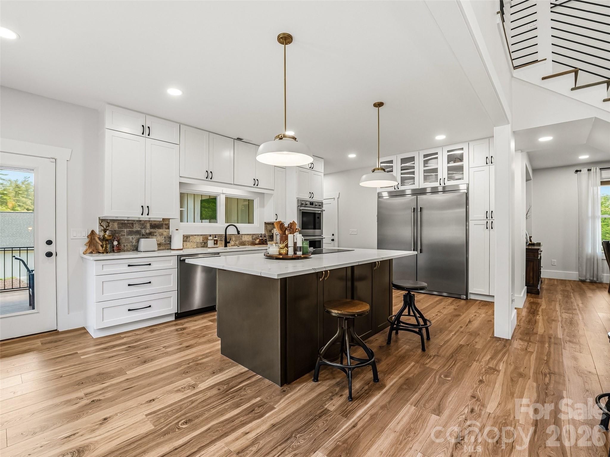 Single Family Residence at 158 Trellem Trail, Hendersonville, photo 17 of 48