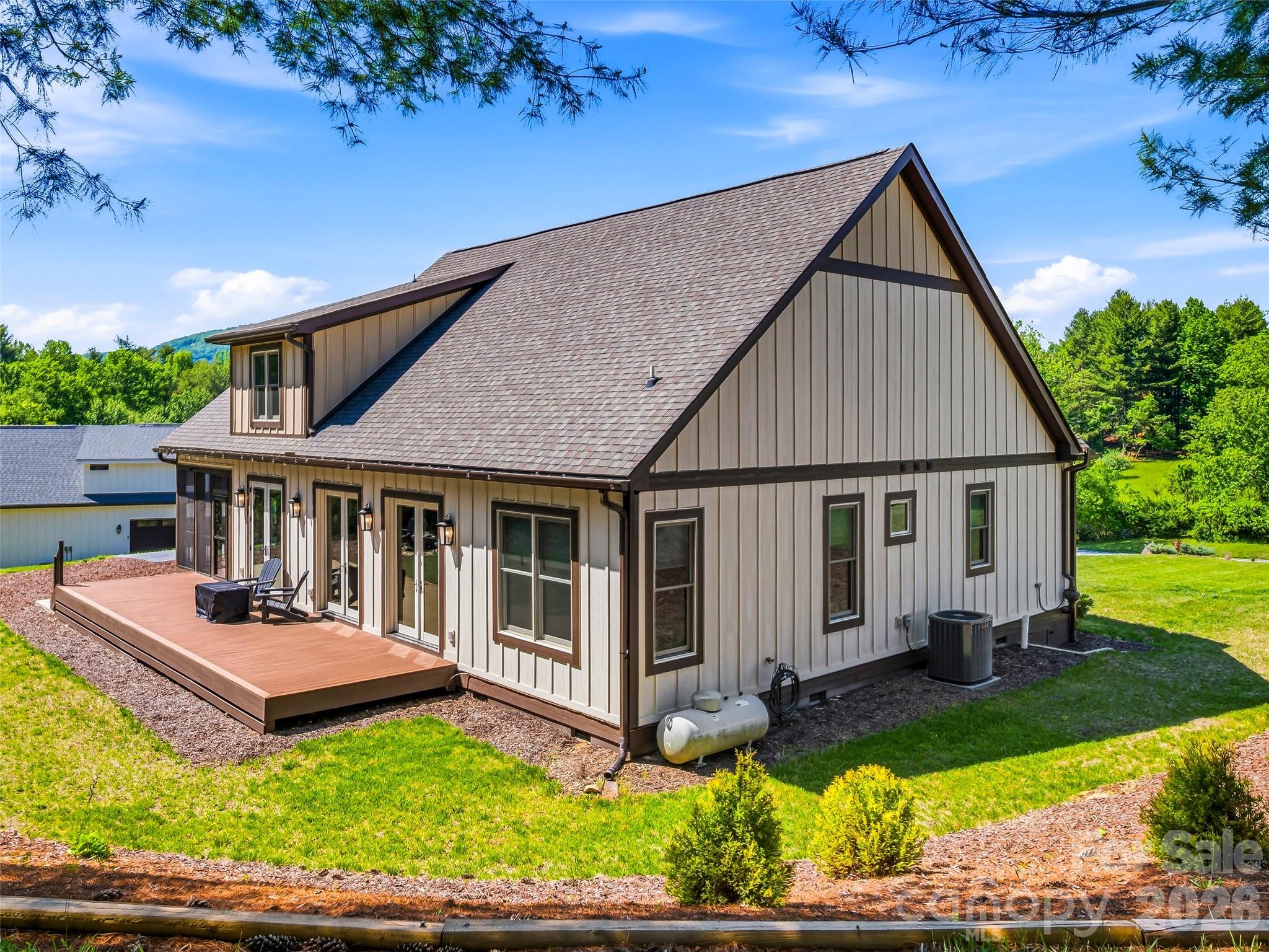 Single Family Residence at 158 Trellem Trail, Hendersonville, photo 44 of 48
