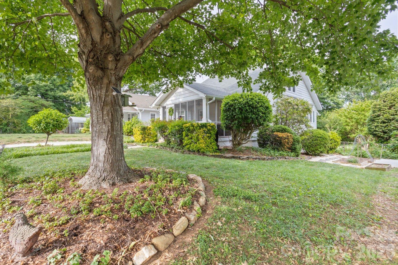 Single Family Residence at 821 Watson Avenue, Winston Salem, photo 2 of 26