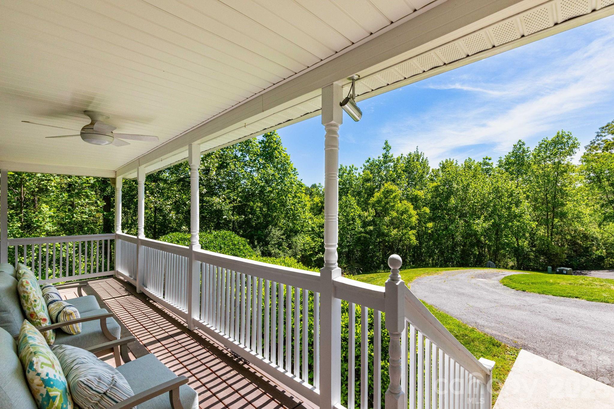 Covered Front Porch - 215 Butternut Lane, Leicester