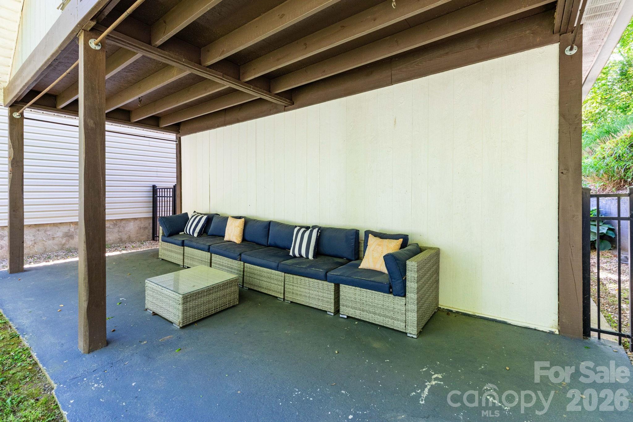 Carport Covered Patio - 215 Butternut Lane, Leicester