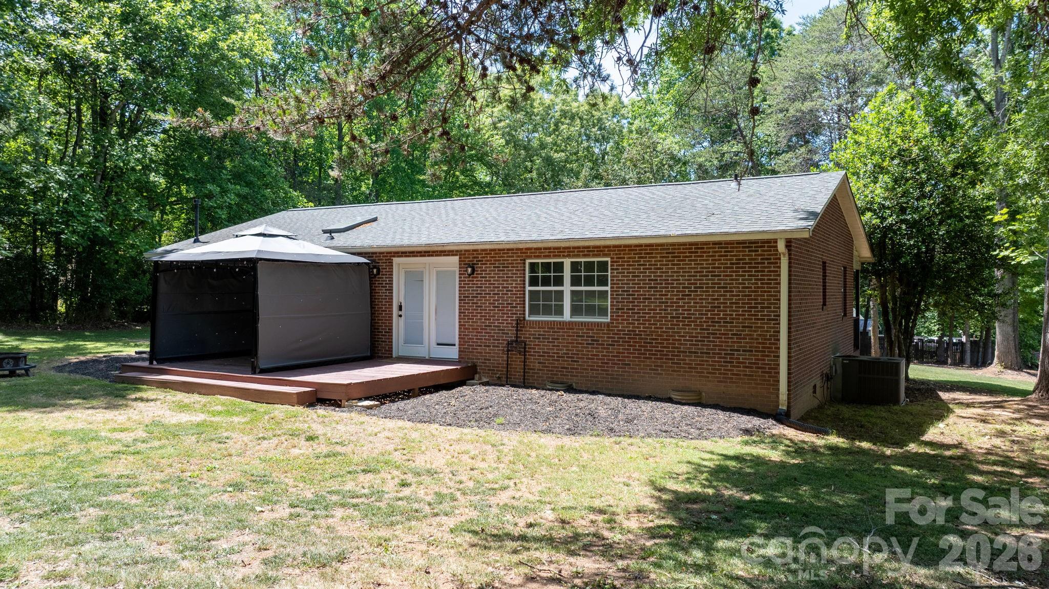 Single Family Residence at 119 Nevermore Lane, Statesville, photo 11 of 36