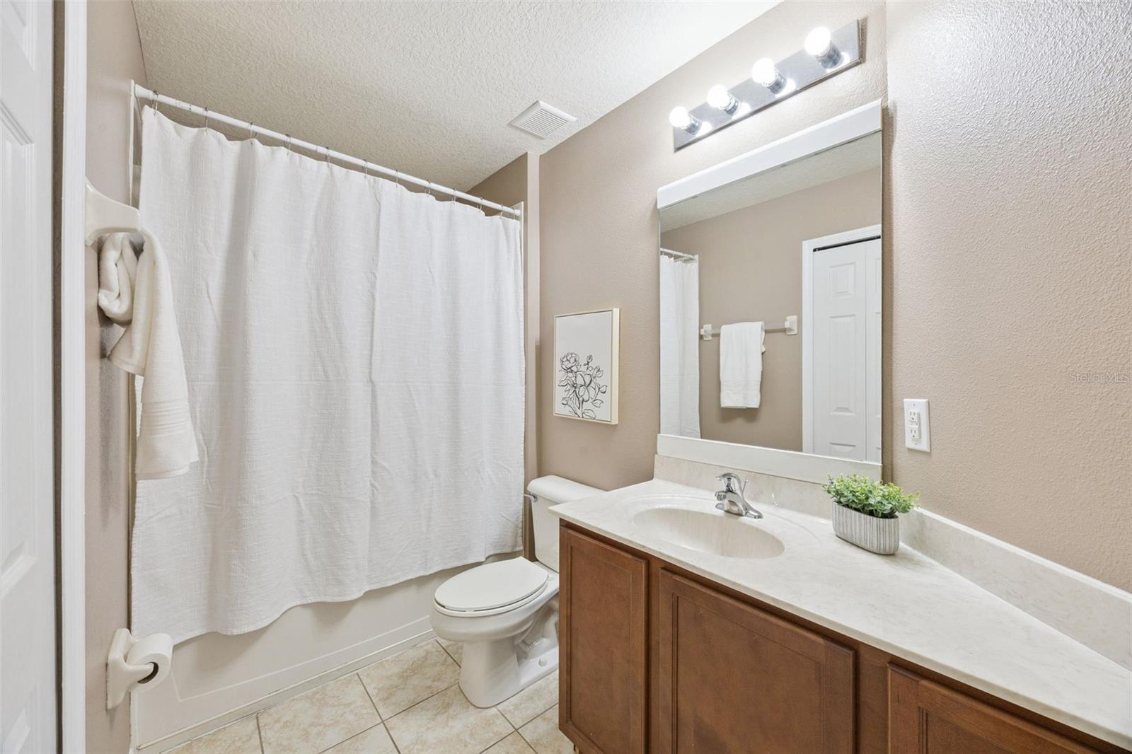 En suite bathroom - 4460 NIRVANA PKWY, KISSIMMEE