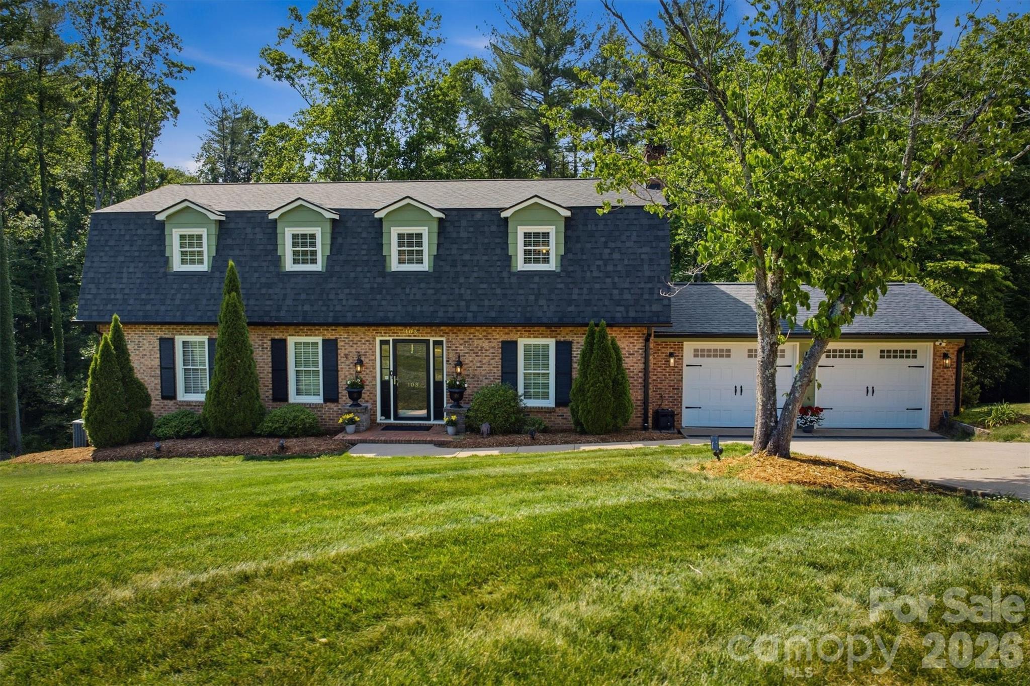 Single Family Residence at 103 Wedgewood Court, Morganton, photo 2 of 44