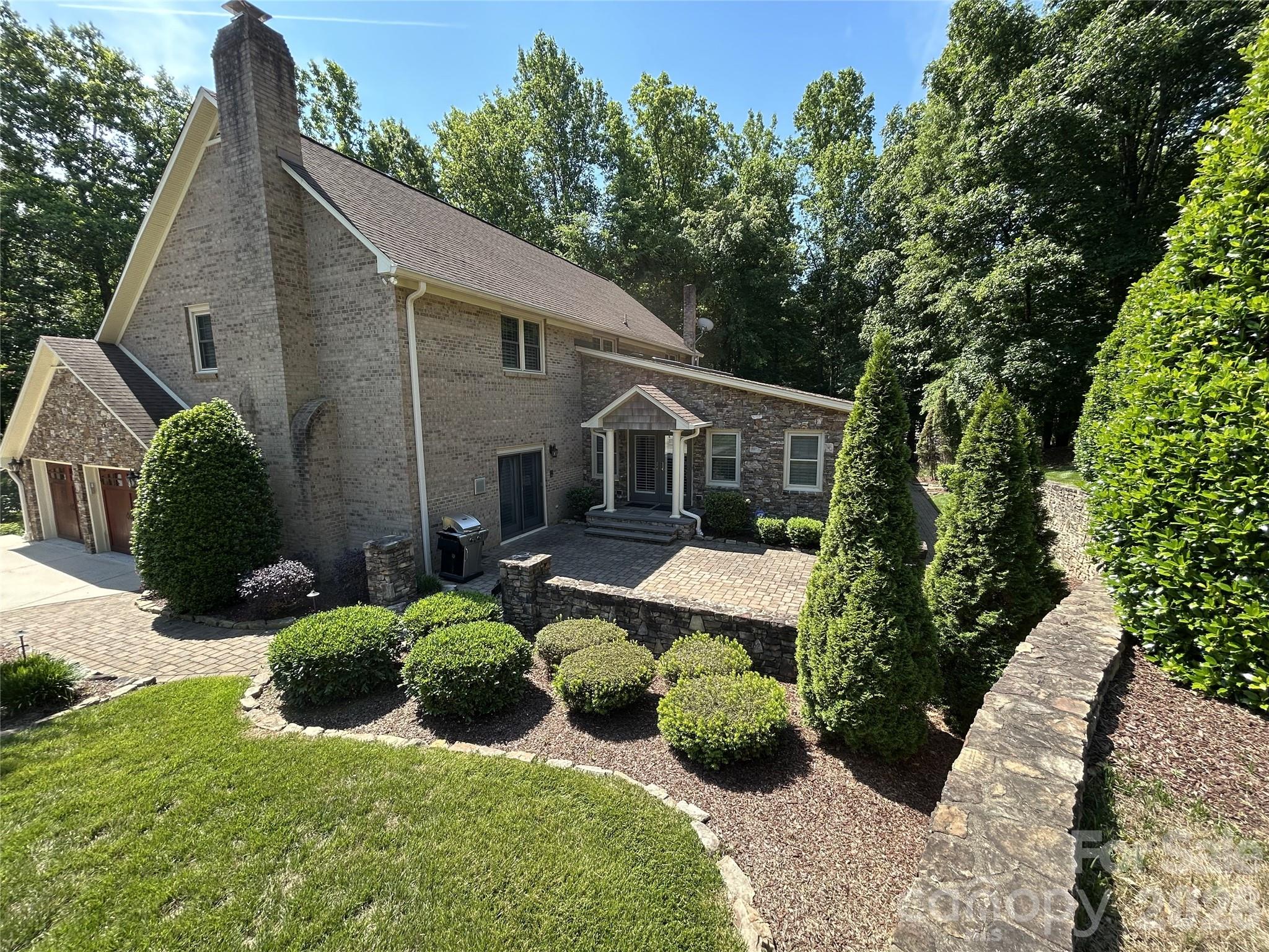 Professionally landscaped & fabulous outdoor Living !!! - 900 Courtney Court SE, Concord
