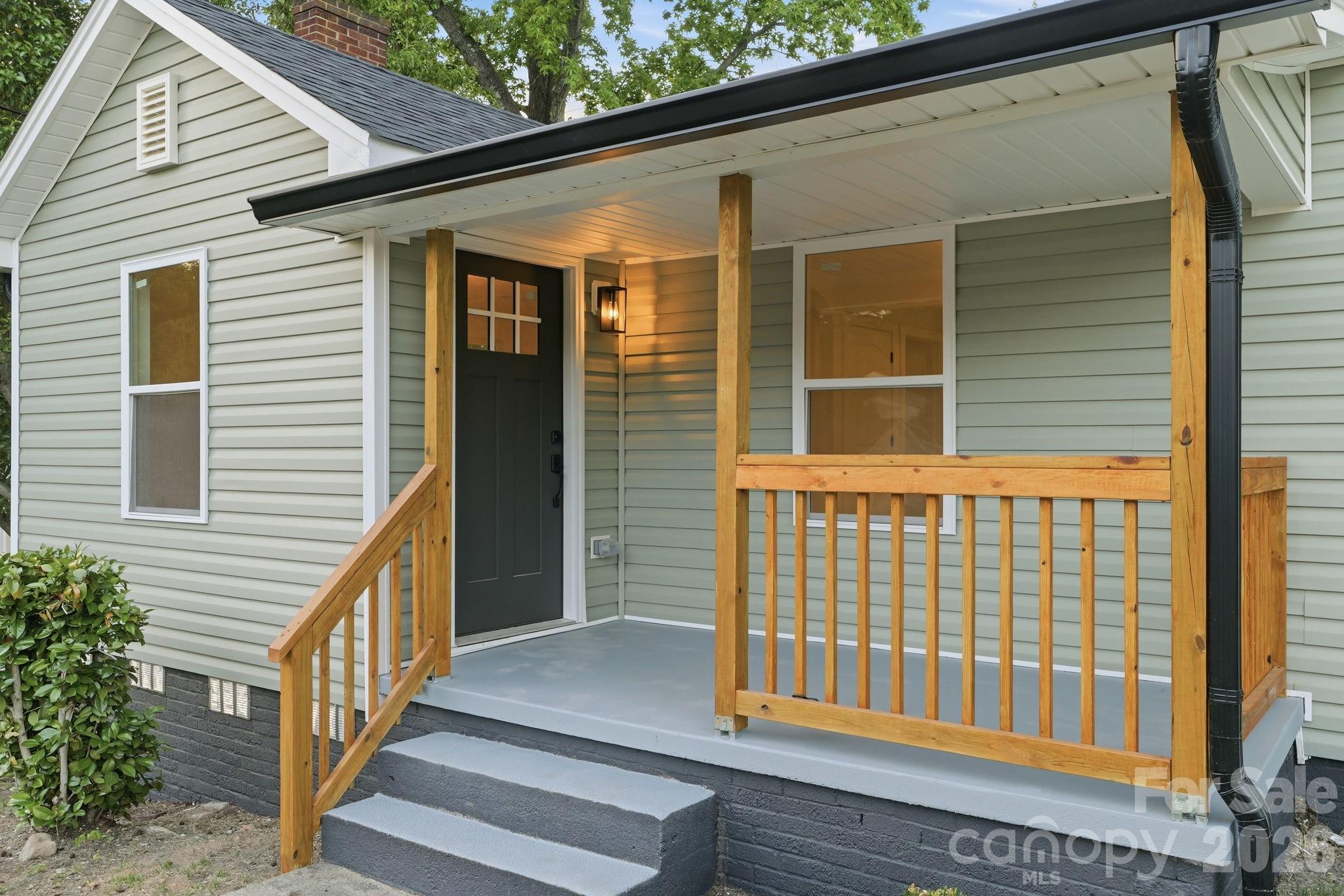 Single Family Residence at 200 W 17th Street, Kannapolis, photo 3 of 12
