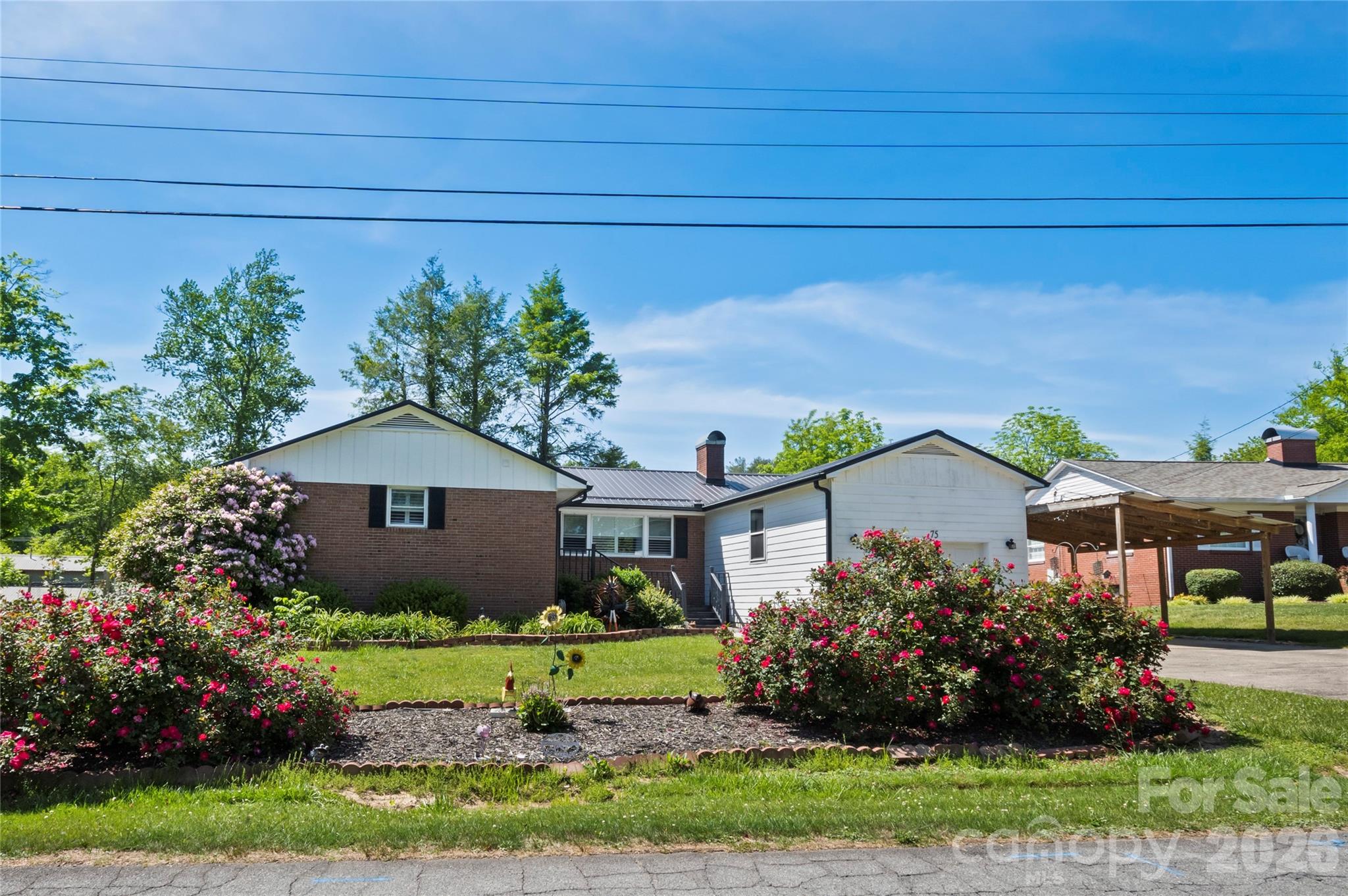Single Family Residence at 75 Hawthorne Drive, Brevard, photo 4 of 30