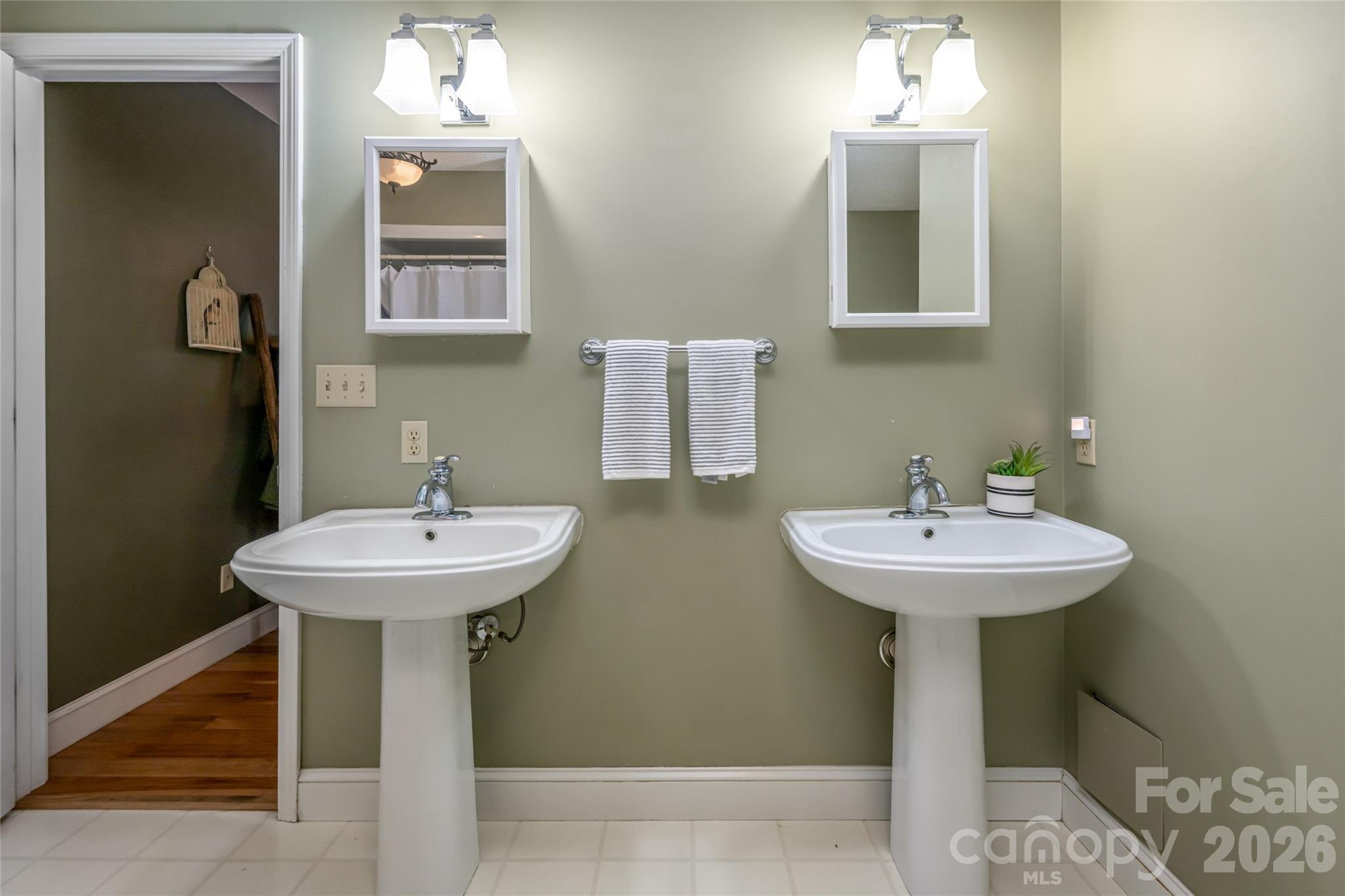 Single Family Residence at 7 Timber Park Drive, Black Mountain, photo 33 of 39