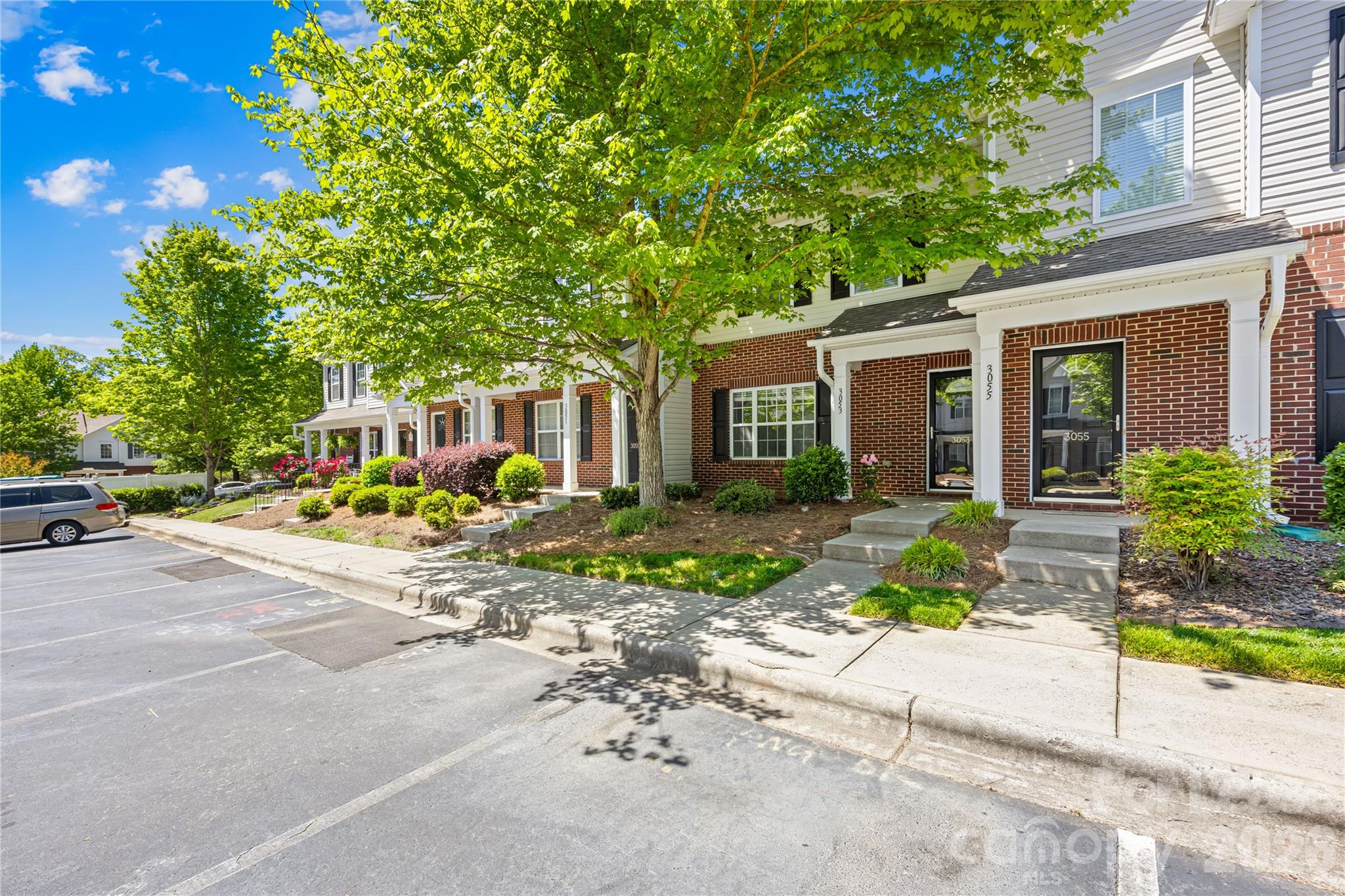Townhouse at 3053 Summerfield Ridge Lane, Matthews, photo 2 of 20