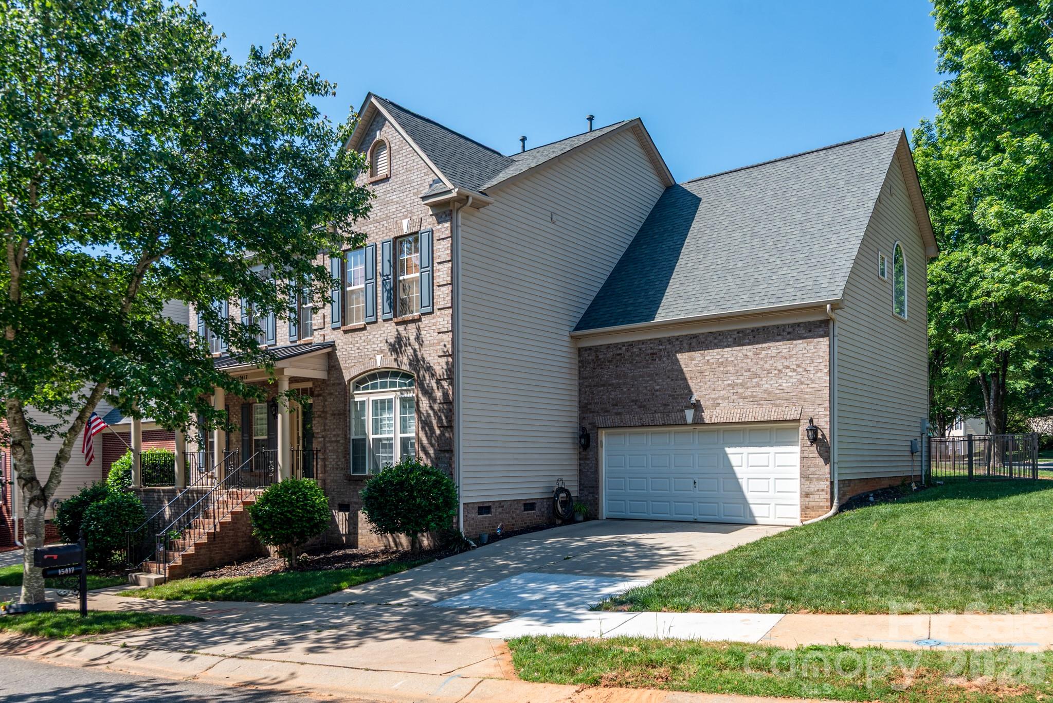 Single Family Residence at 15417 Troubadour Lane, Huntersville, photo 2 of 41