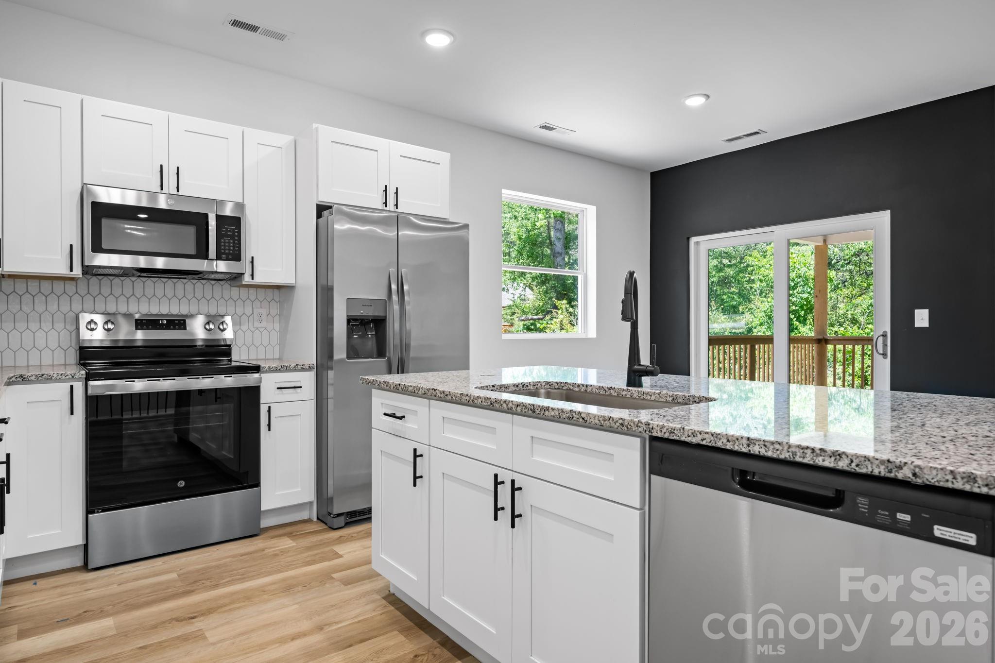 Single Family Residence at 41 Tennyson Drive, Taylorsville, photo 9 of 44