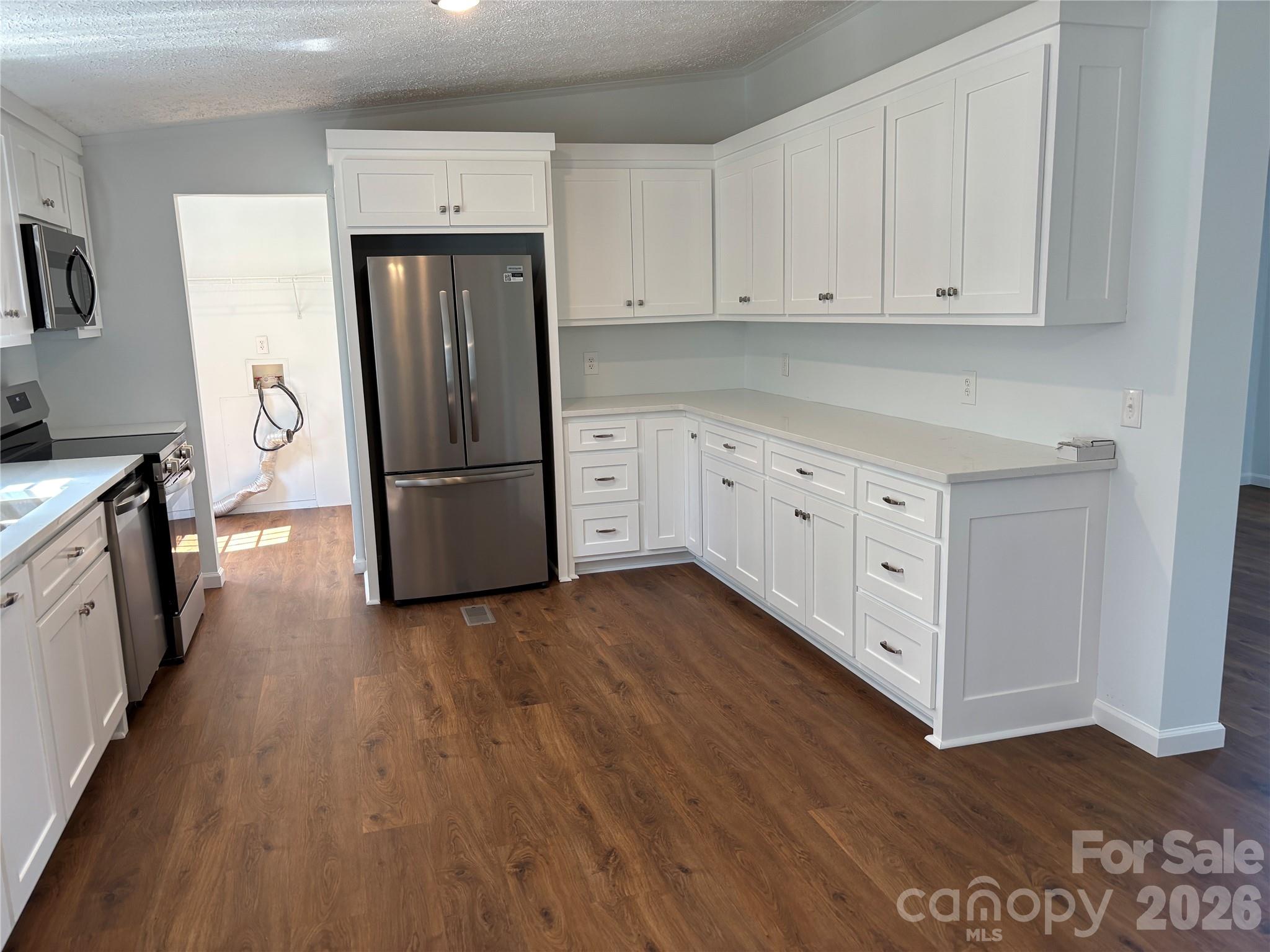 Single Family Residence at 559 School Drive, Taylorsville, photo 6 of 48