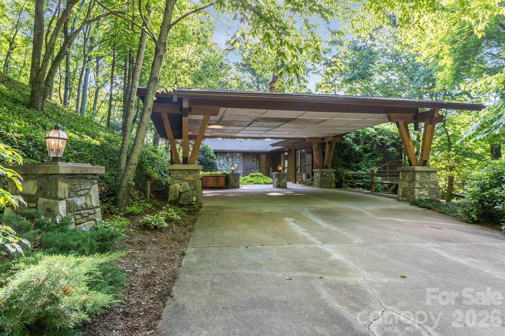 Single Family Residence at 1126 Scenic Circle, Waynesville, photo 3 of 40