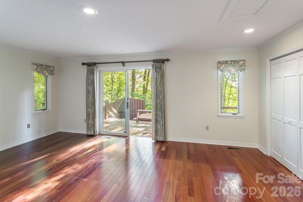 Single Family Residence at 1126 Scenic Circle, Waynesville, photo 14 of 40