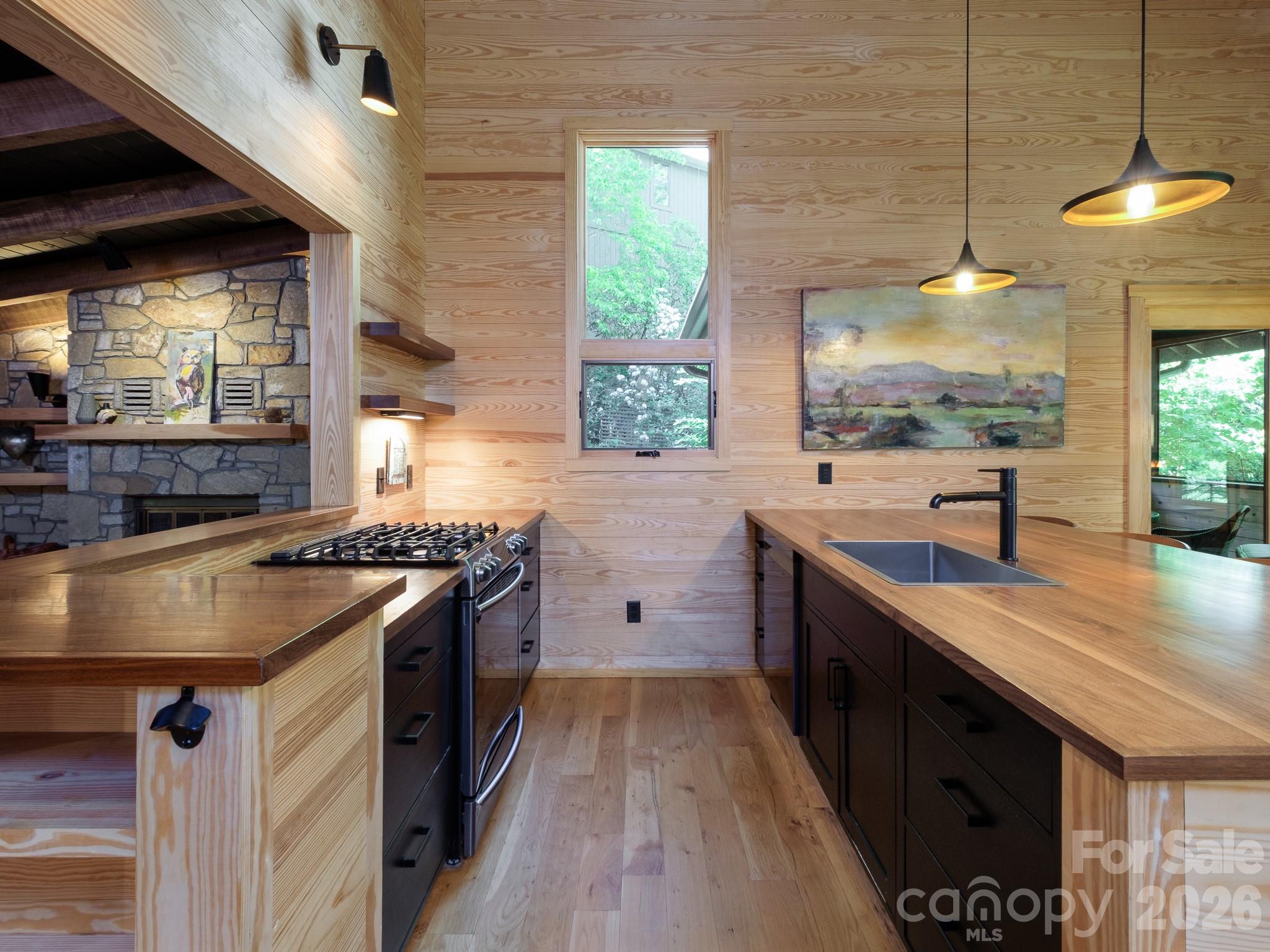 Single Family Residence at 212 SE Shore Drive, Lake Toxaway, photo 15 of 47