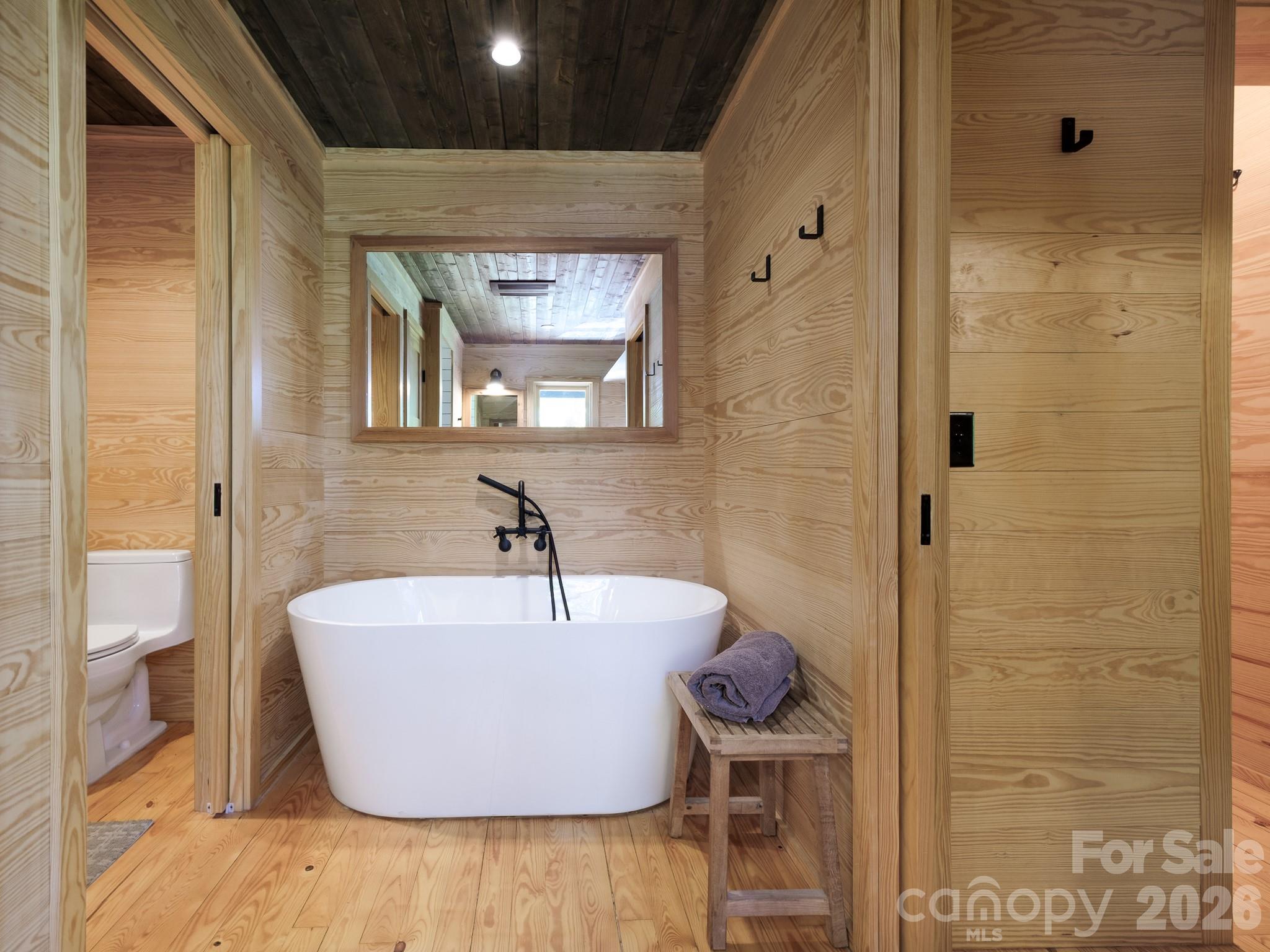 Single Family Residence at 212 SE Shore Drive, Lake Toxaway, photo 25 of 47