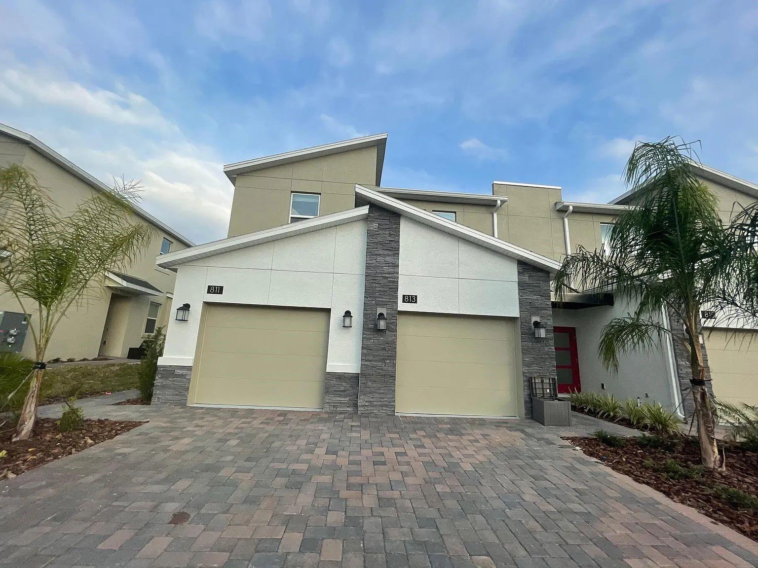 811 OCEAN COURSE AVE #811