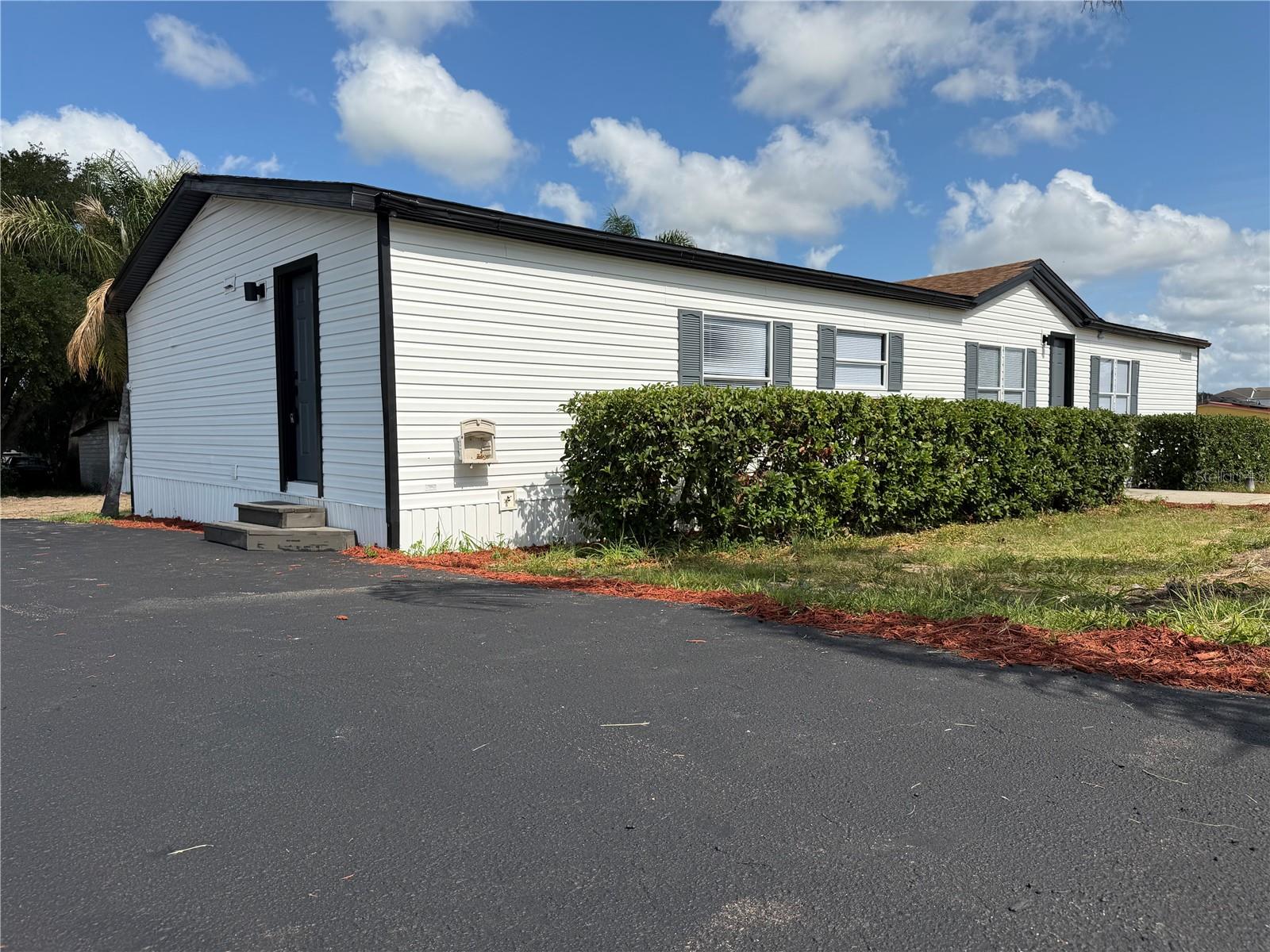 Manufactured Home at 3609 FDC GROVE RD, DAVENPORT, photo 3 of 33