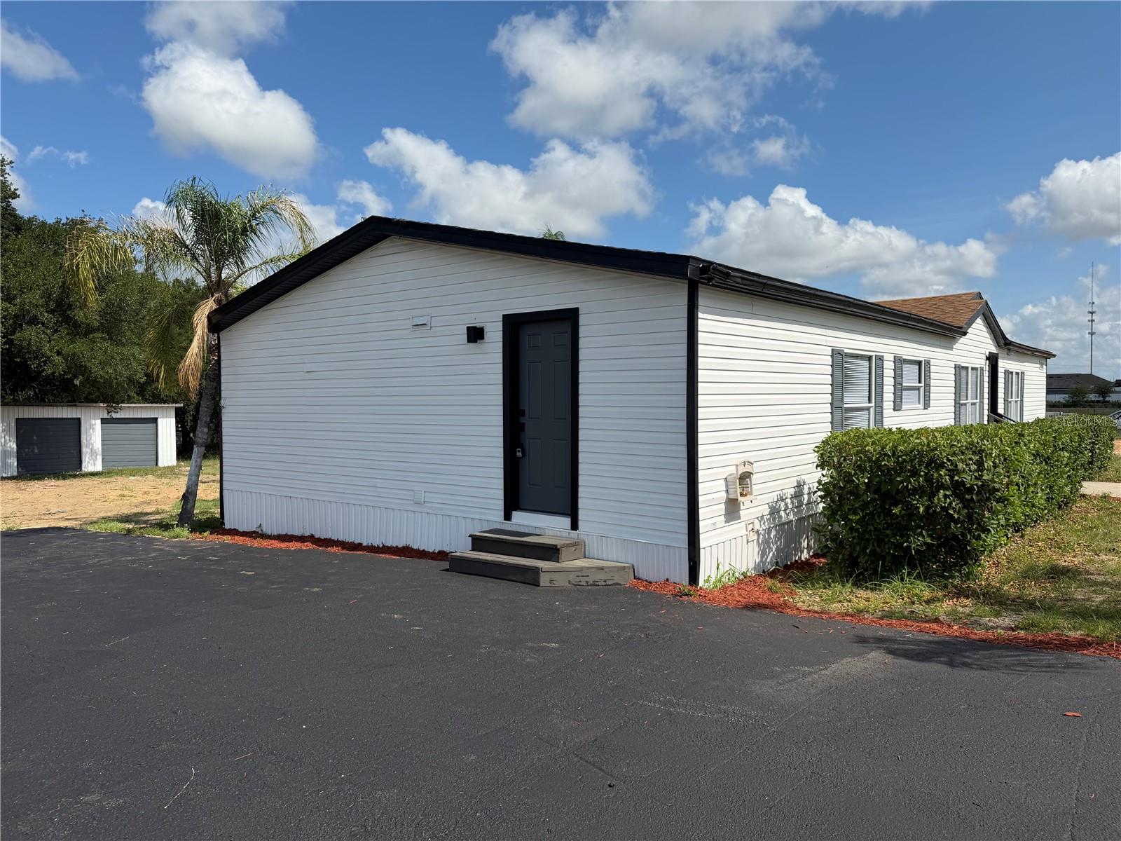 Manufactured Home at 3609 FDC GROVE RD, DAVENPORT, photo 4 of 33