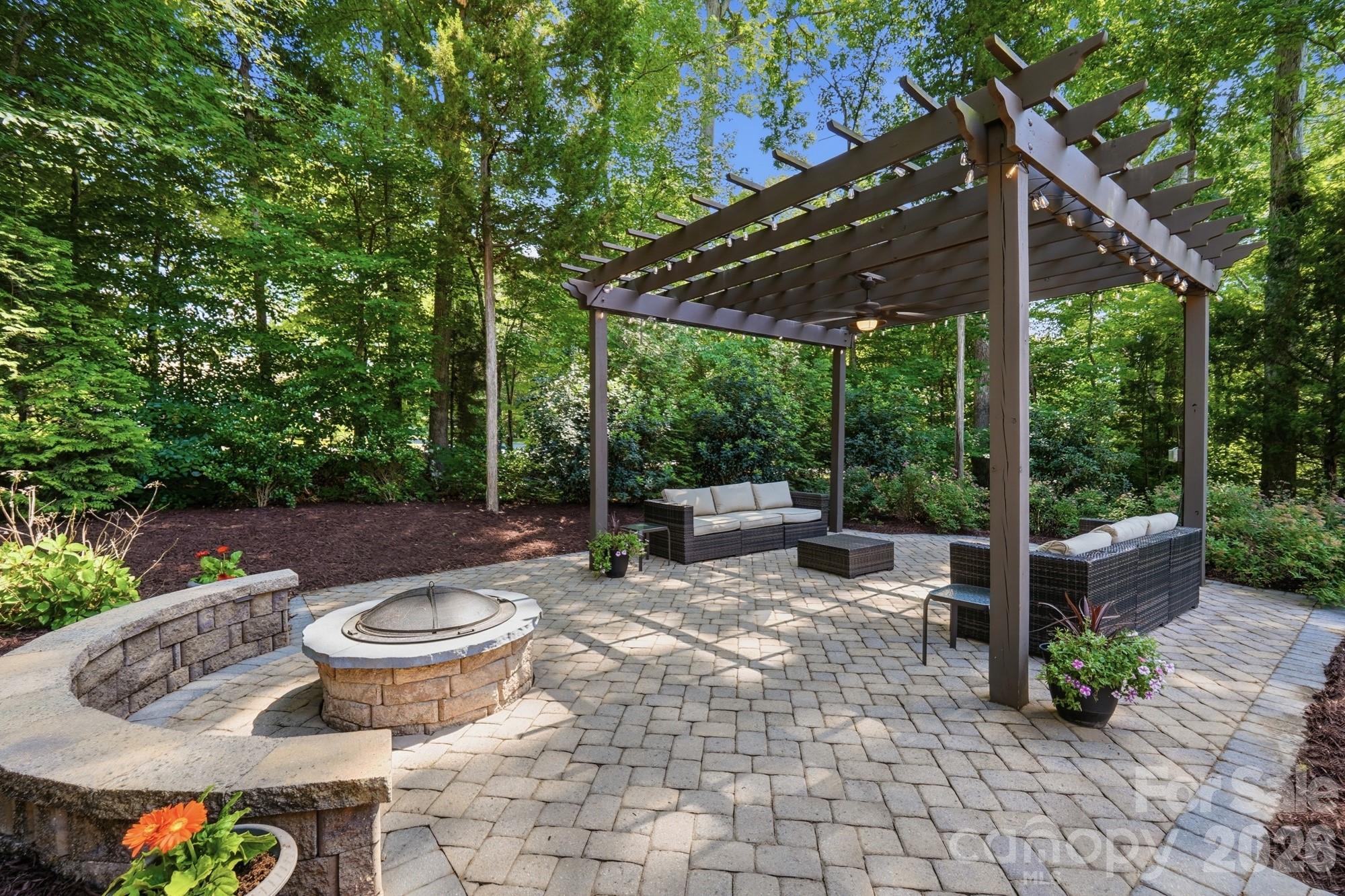 Single Family Residence at 1413 Screech Owl Road, Waxhaw, photo 6 of 47