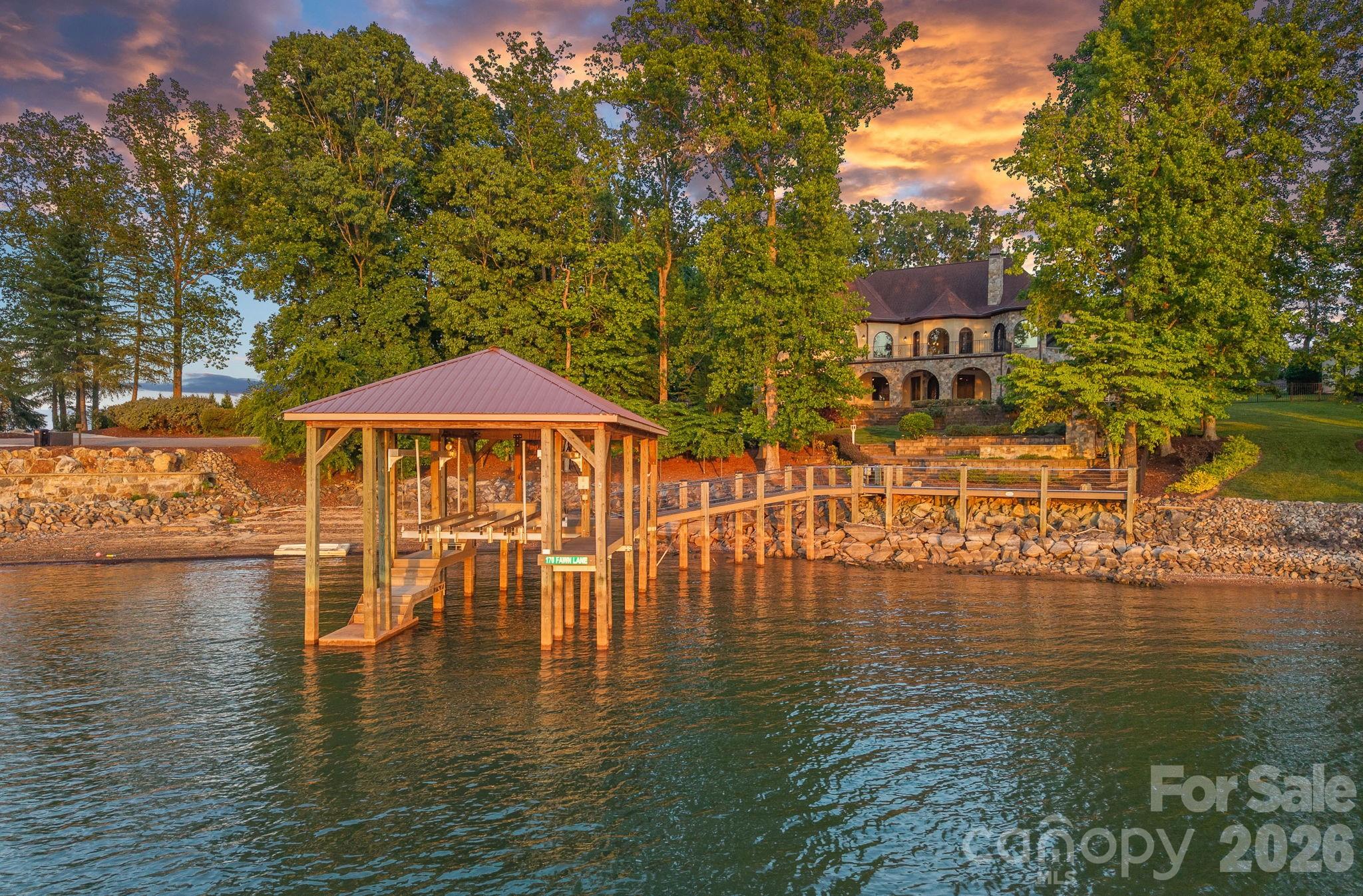 Stunning Waterfront Home - 170 Fawn Lane, Mooresville