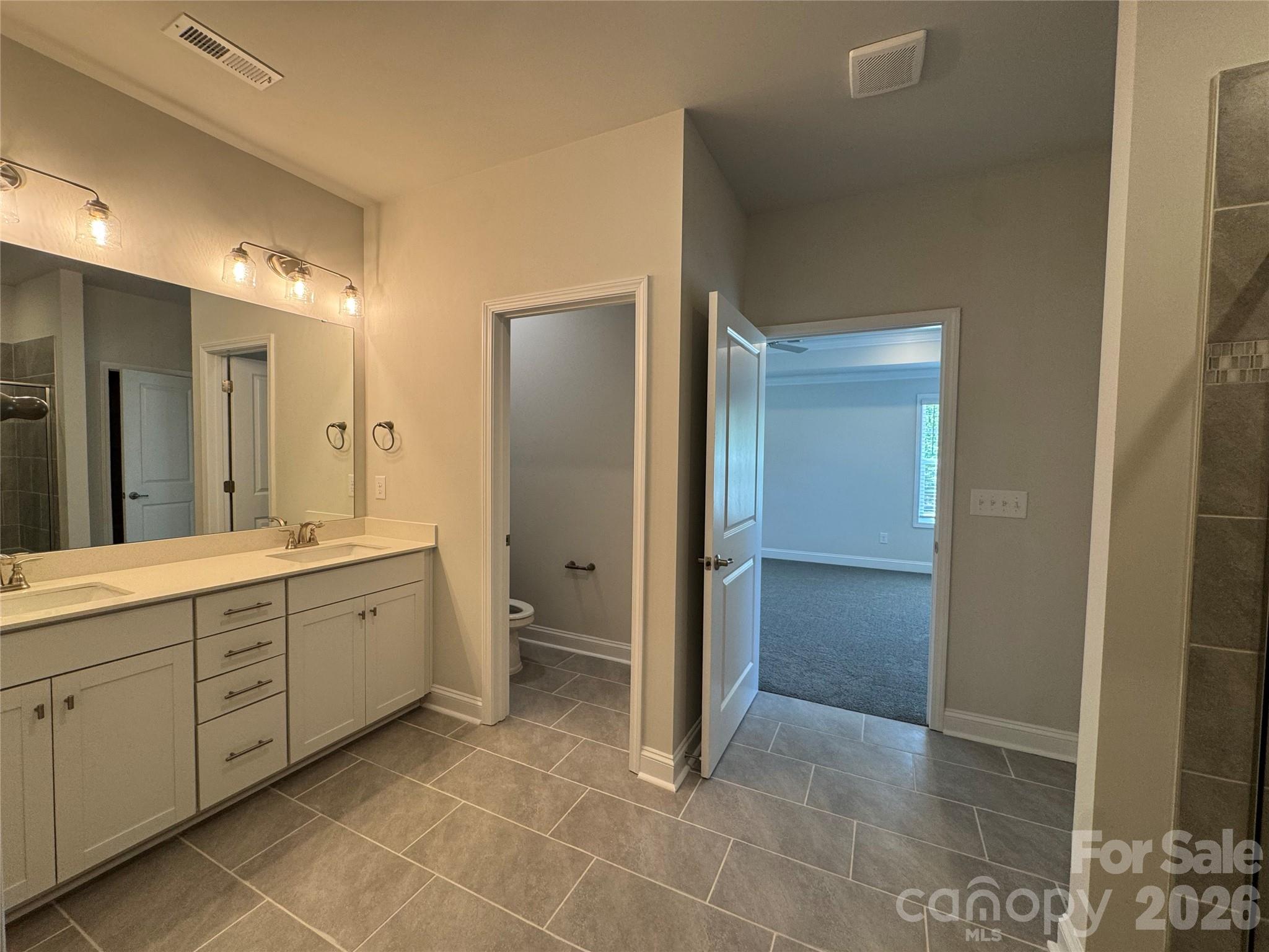 Single Family Residence at 1606 Autumn Lane, York, photo 16 of 39