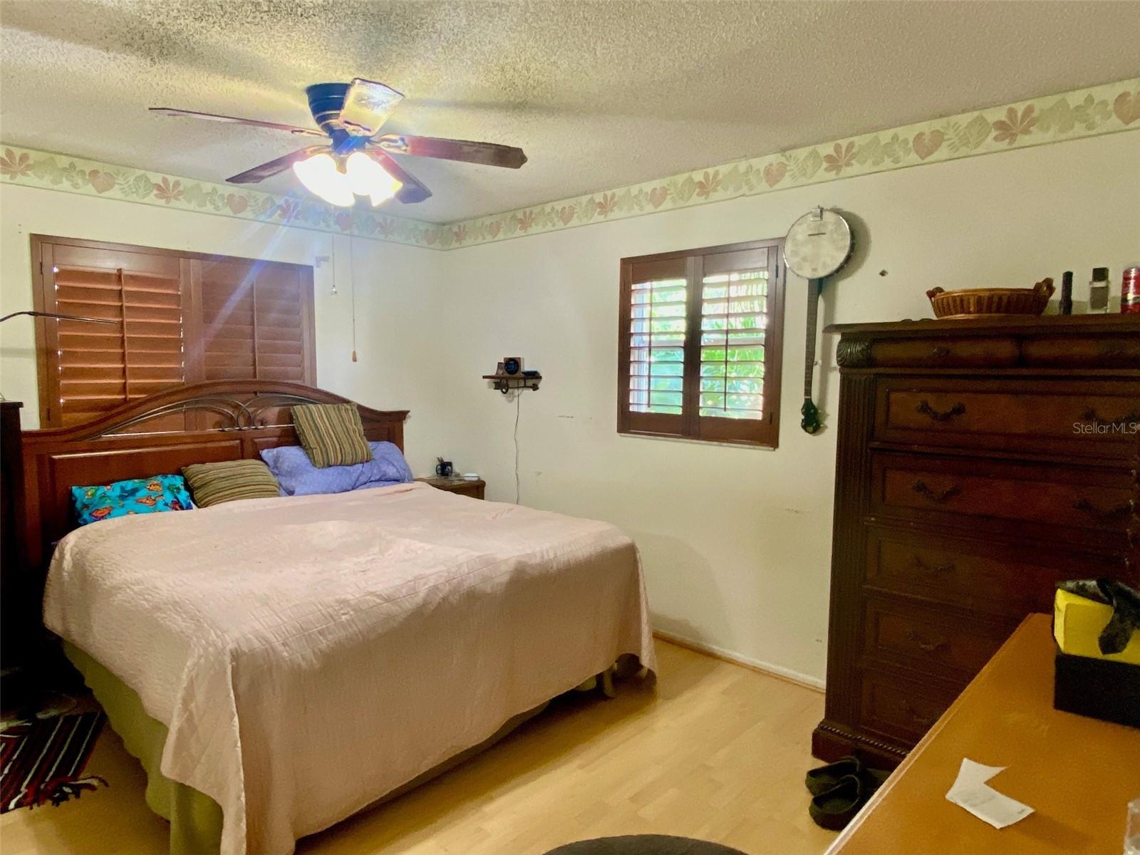 Single Family Residence at 132 RUTGERS RD, VENICE, photo 5 of 19