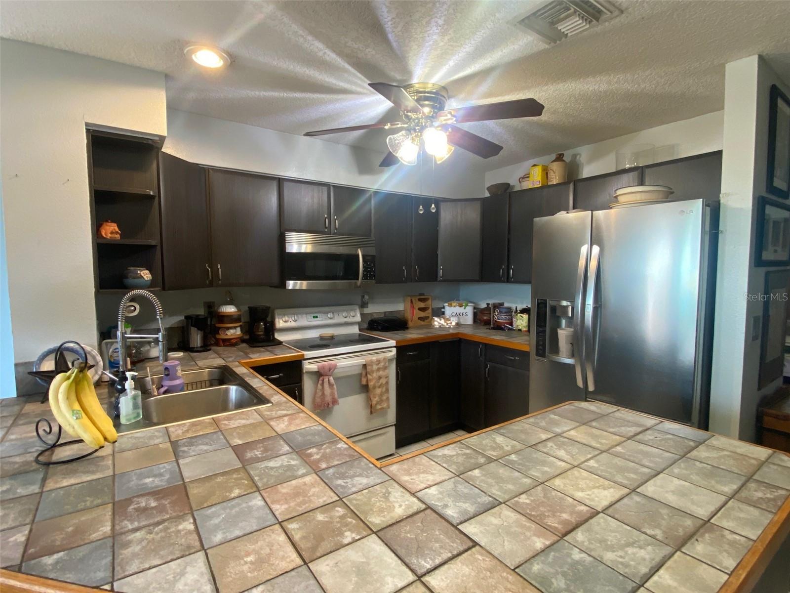 Single Family Residence at 132 RUTGERS RD, VENICE, photo 13 of 19