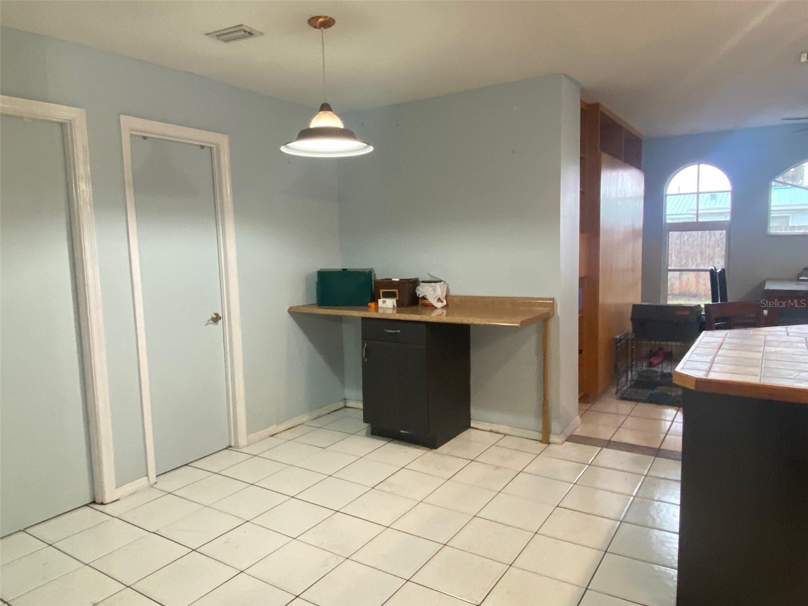 Single Family Residence at 132 RUTGERS RD, VENICE, photo 16 of 19
