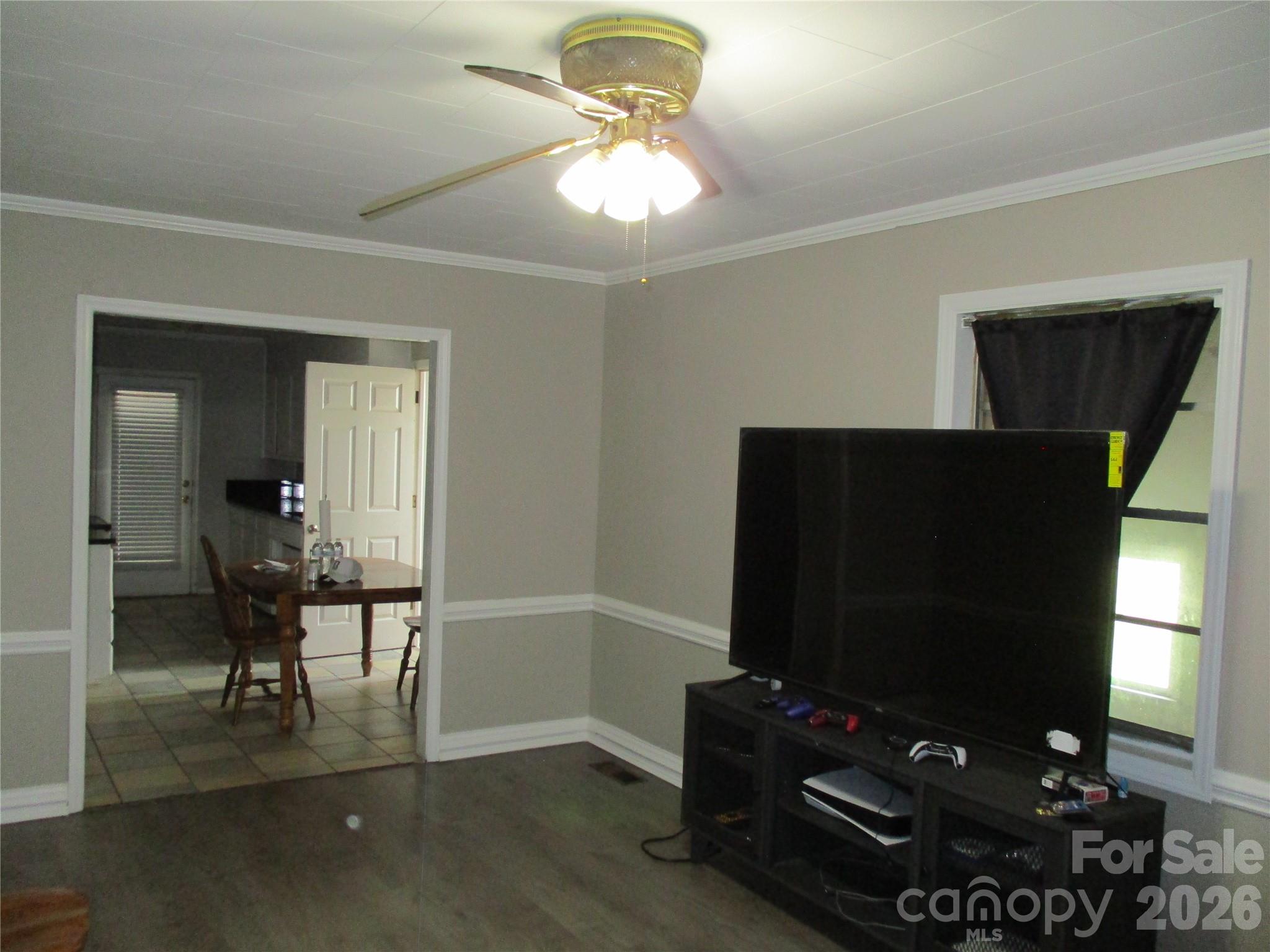 Single Family Residence at 307 6th Street, Belmont, photo 4 of 21