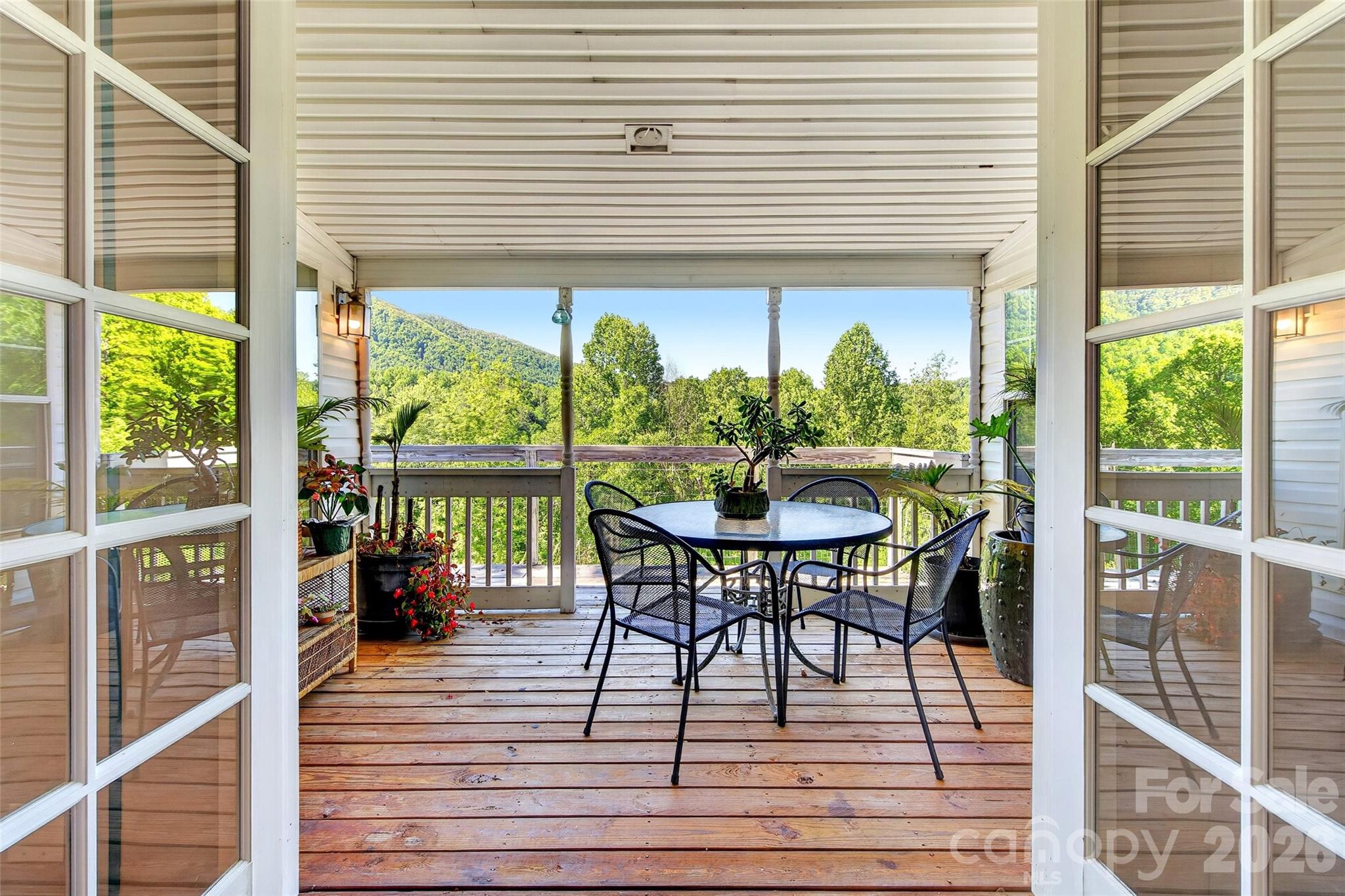 Single Family Residence at 298 Wolf Crossing, Bakersville, photo 15 of 48