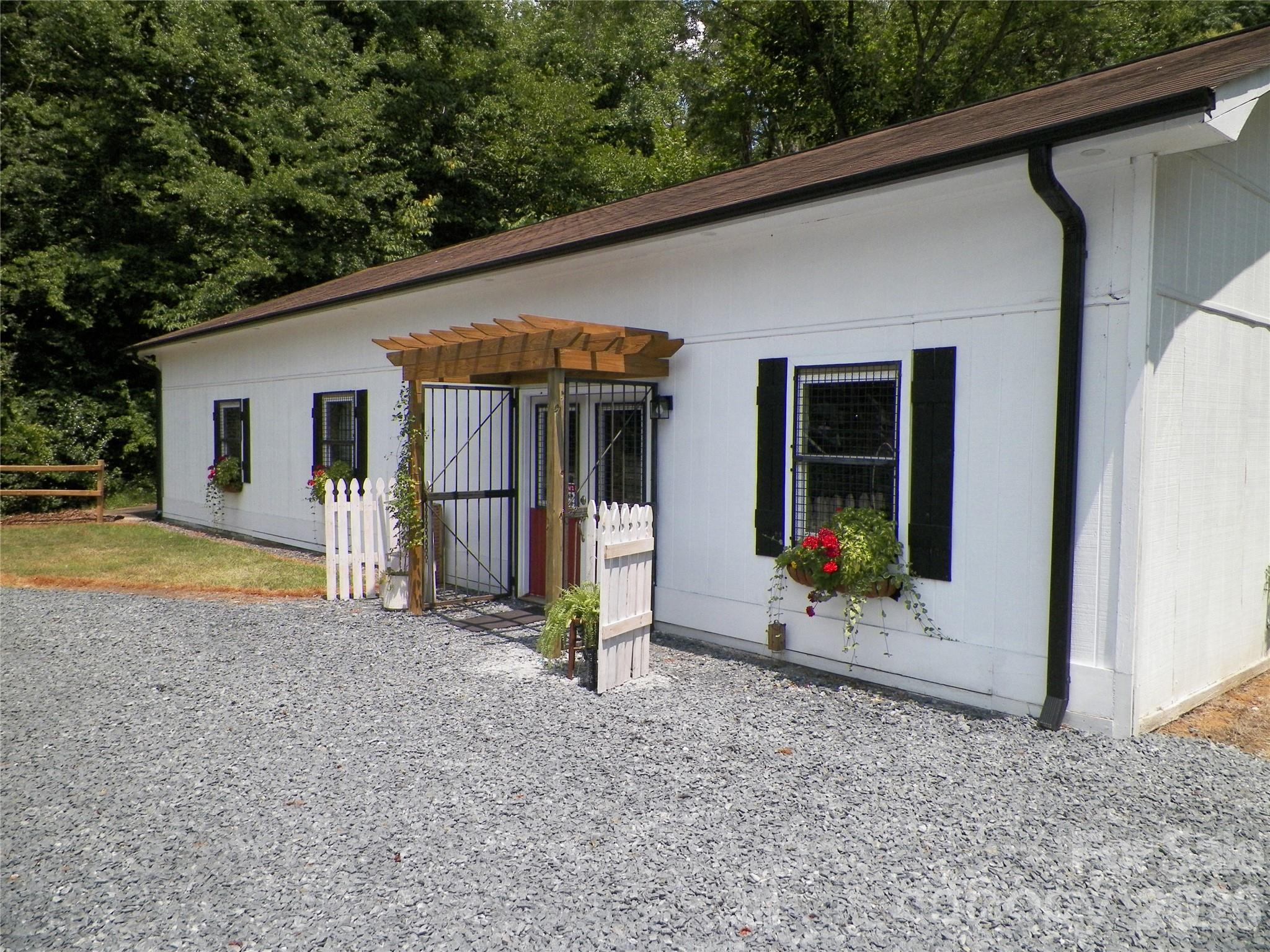 Retail at 500 Julius Chambers Avenue N, Mount Gilead, photo 2 of 39