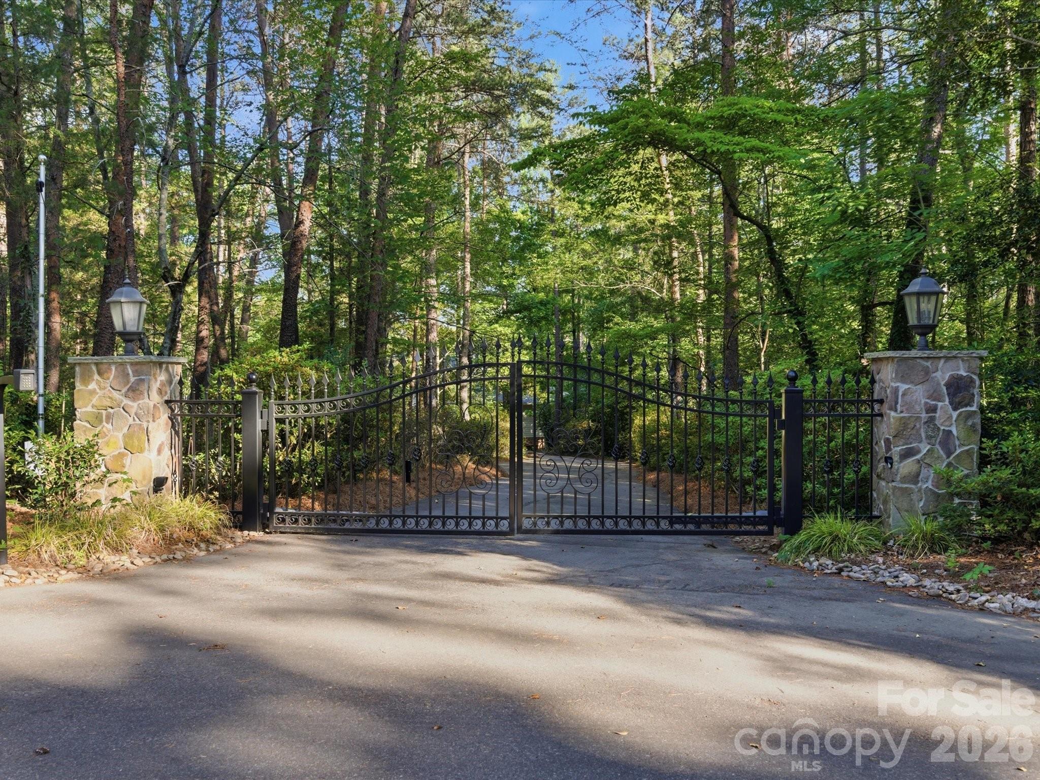 Single Family Residence at 115 Forest Cliff Court NE, Concord, photo 5 of 48