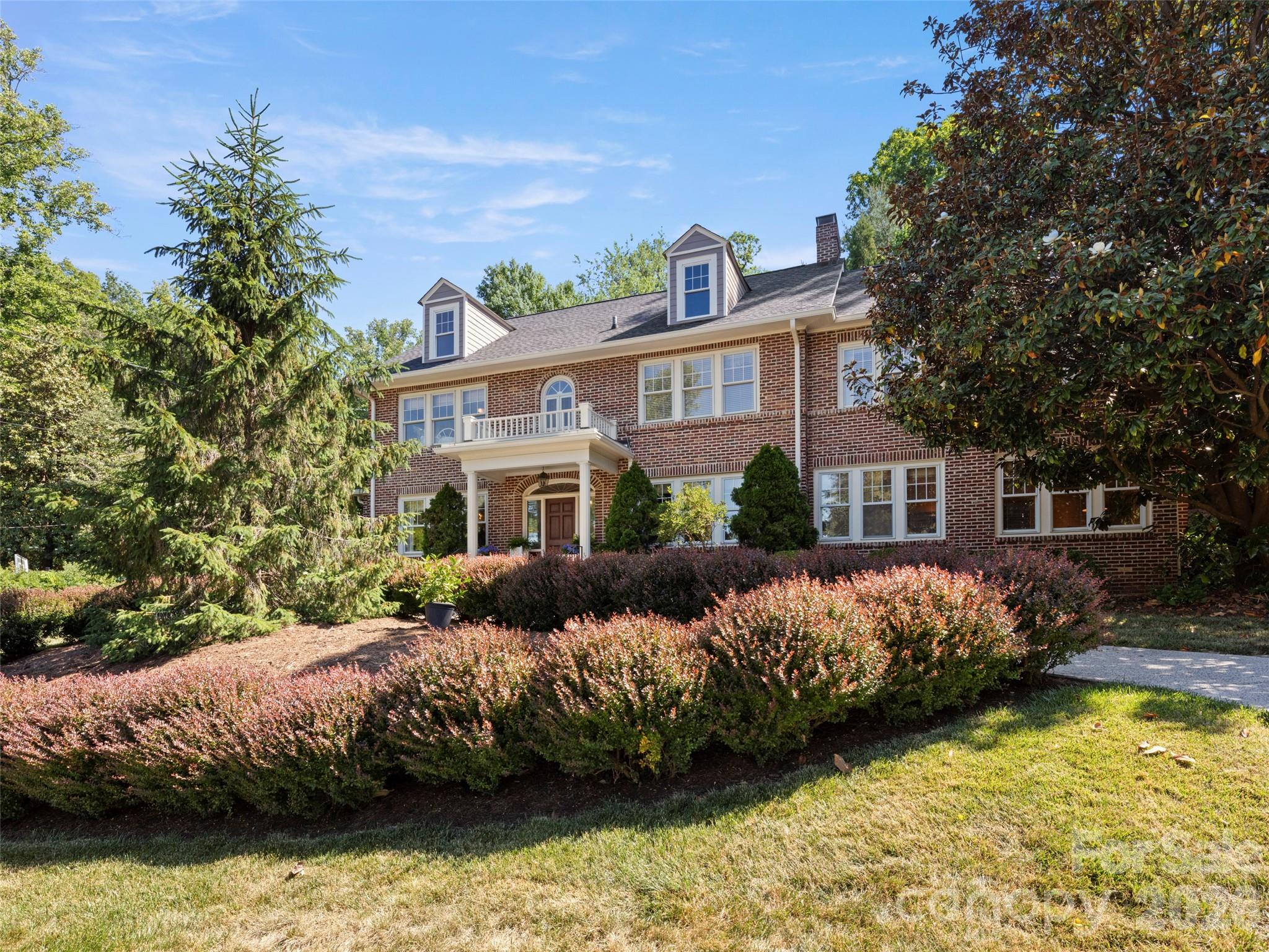 Exquisite landscaping - 19 Blackwood Road, Asheville