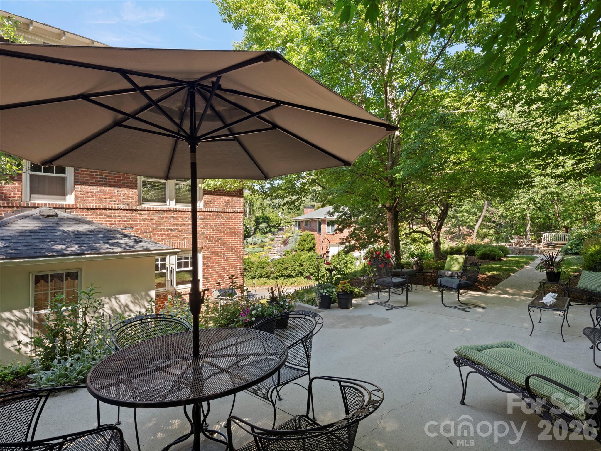 Single Family Residence at 19 Blackwood Road, Asheville, photo 26 of 41