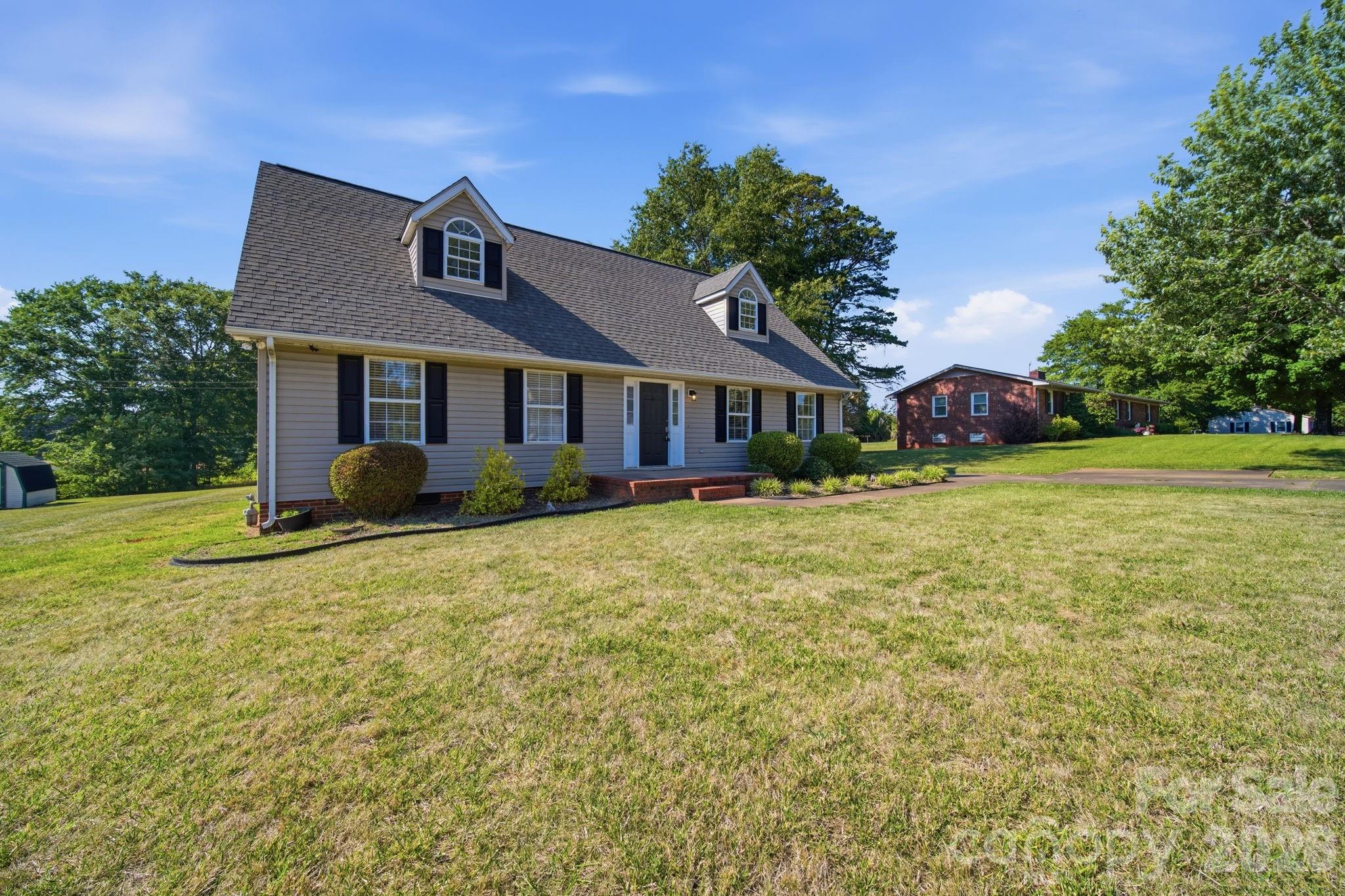 Single Family Residence at 313 Sunrise Circle, Shelby, photo 2 of 42