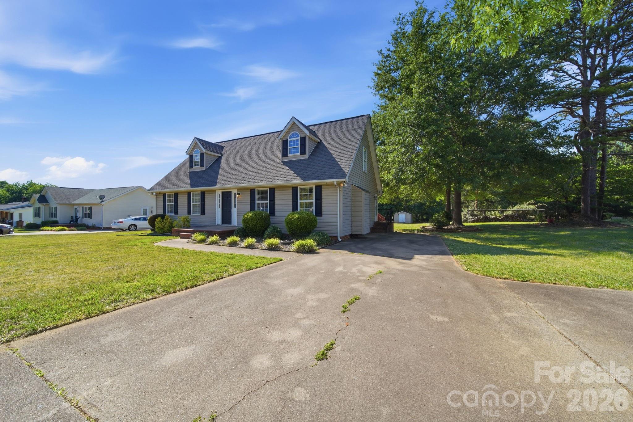 Single Family Residence at 313 Sunrise Circle, Shelby, photo 3 of 42