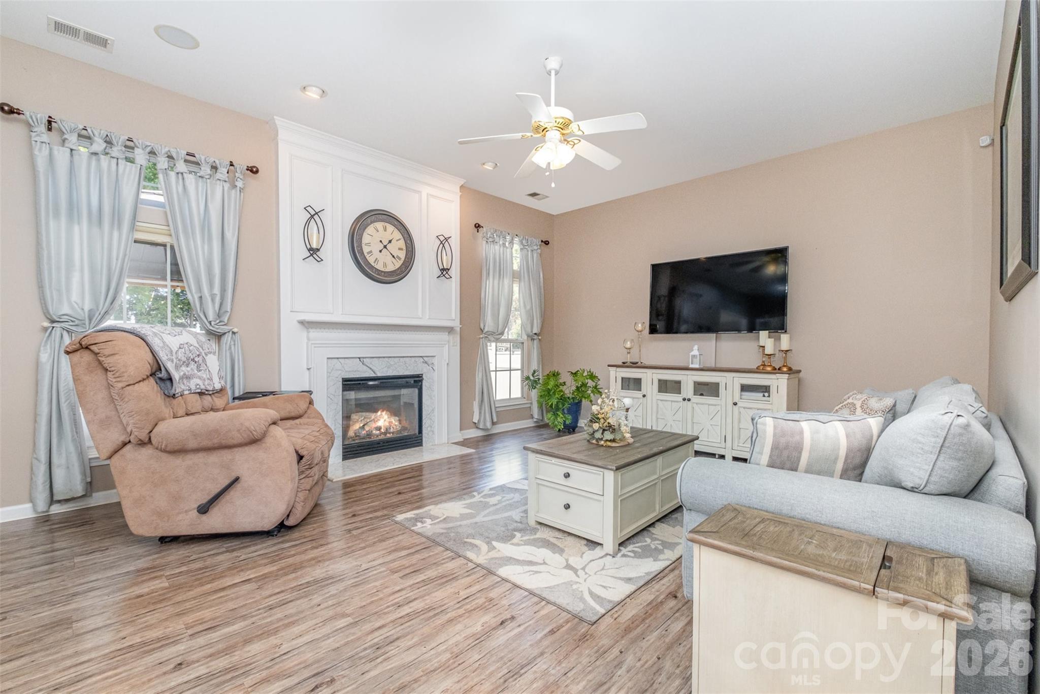 Single Family Residence at 6859 Lakecrest Court, Denver, photo 3 of 24