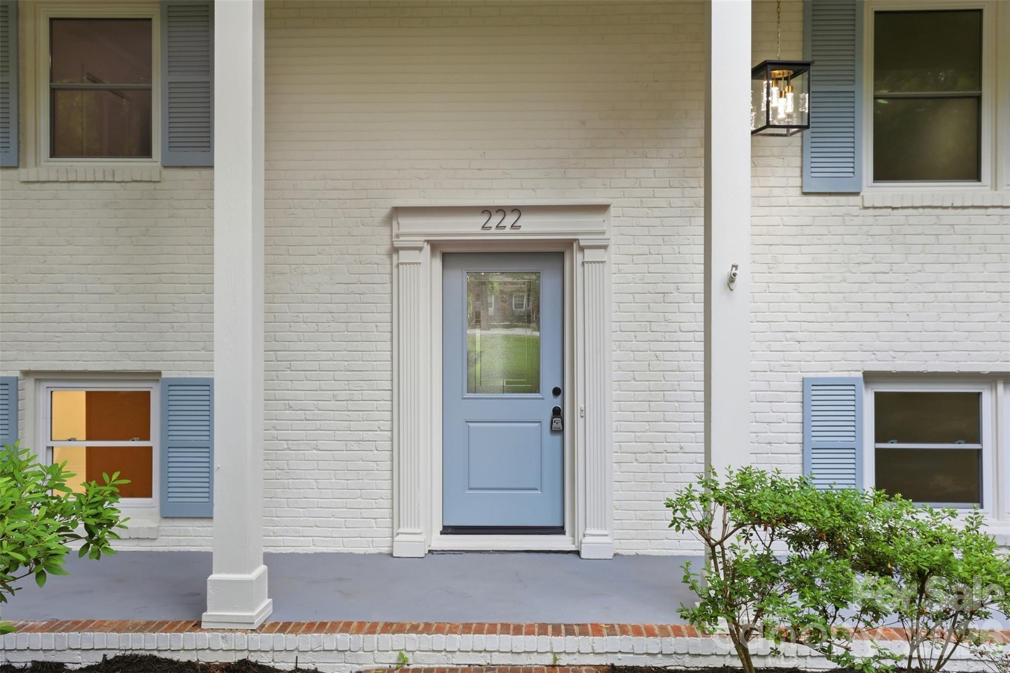 Single Family Residence at 222 Sherwood Circle, Rock Hill, photo 3 of 33