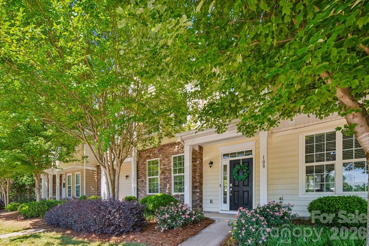Welcome Home! - 108 Prairie View Court, Belmont