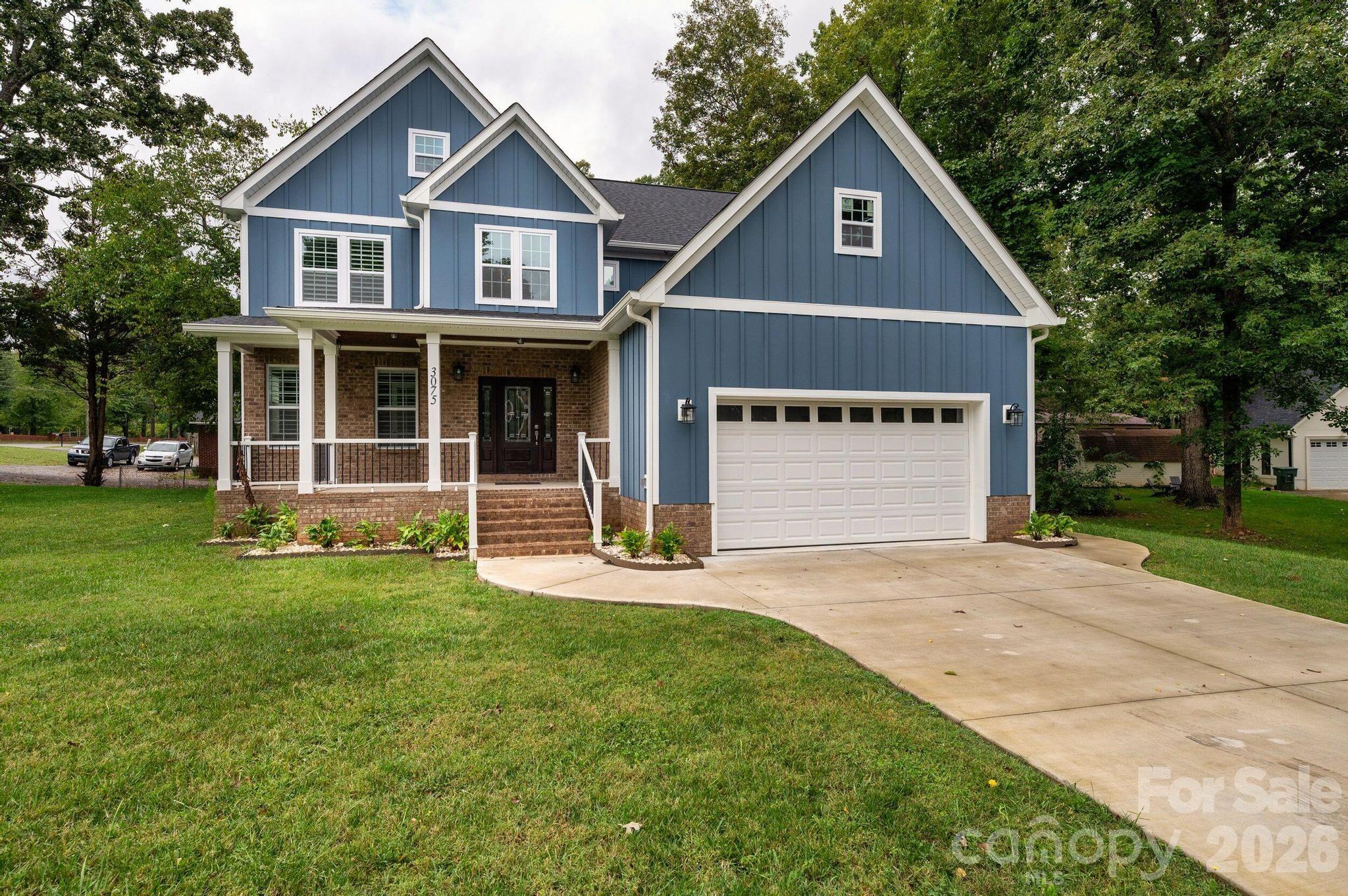 Single Family Residence at 3075 Jamestown Drive, Gastonia, photo 2 of 24