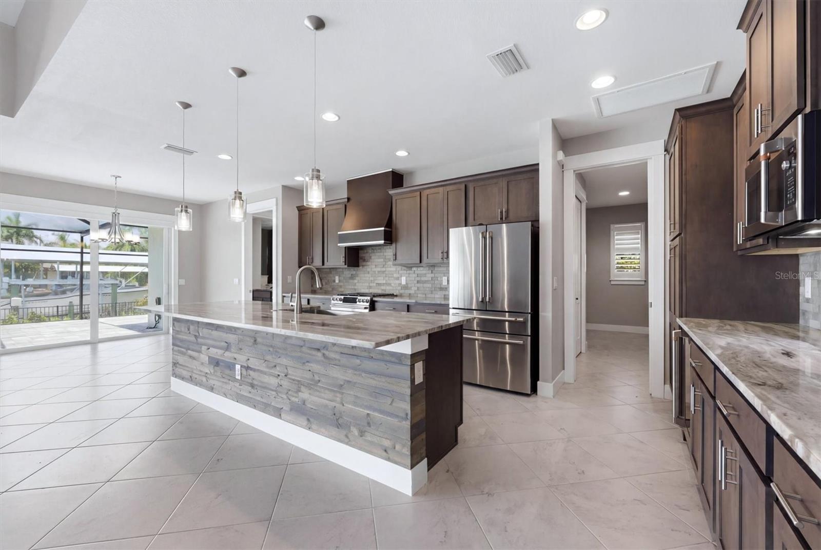 Single Family Residence at 15530 STAUNTON CIR, PORT CHARLOTTE, photo 8 of 65