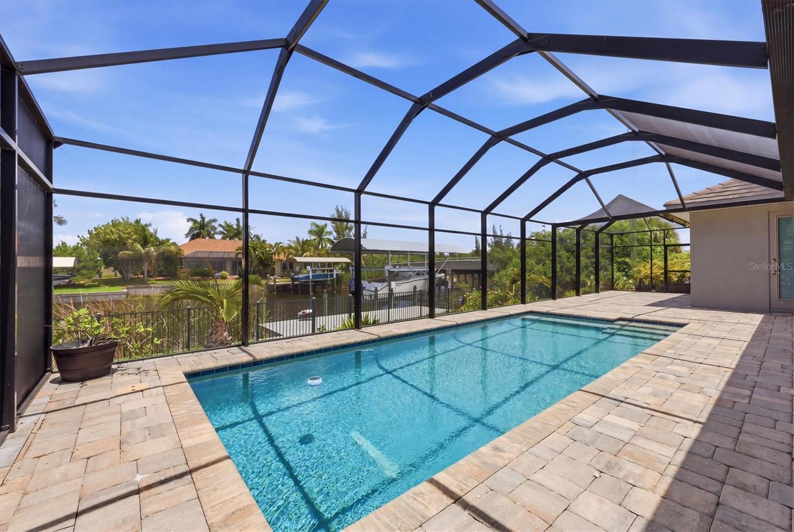 Single Family Residence at 15530 STAUNTON CIR, PORT CHARLOTTE, photo 2 of 65