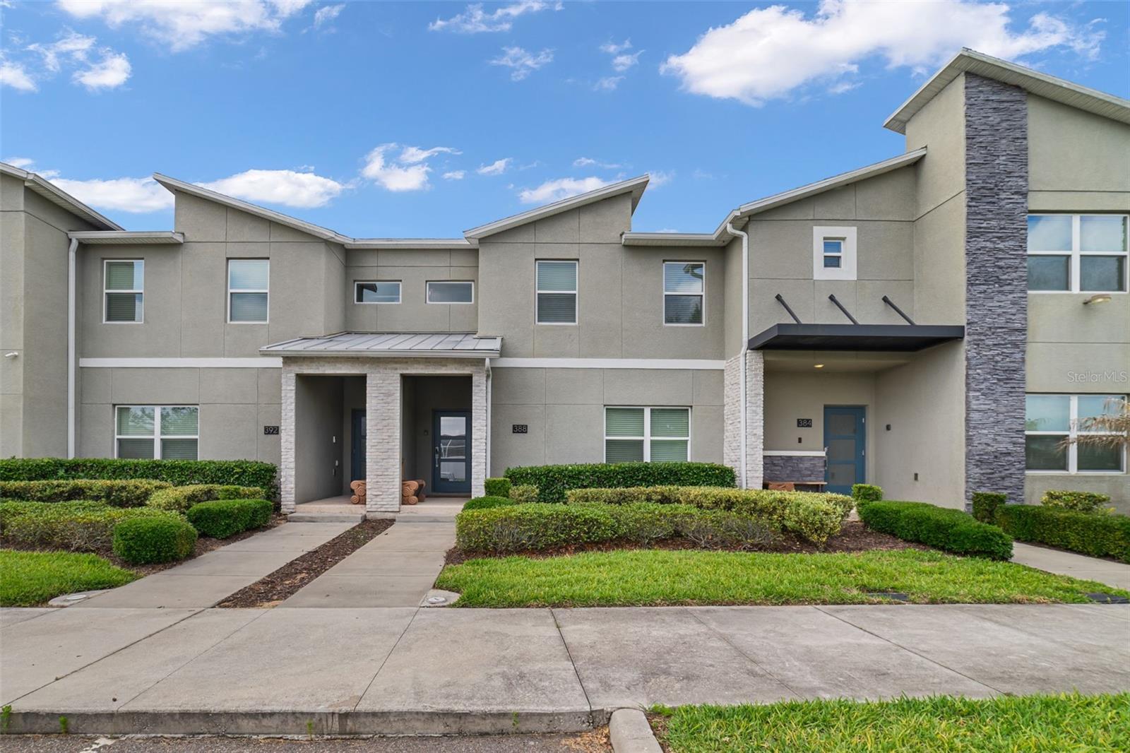 388 OCEAN COURSE AVE